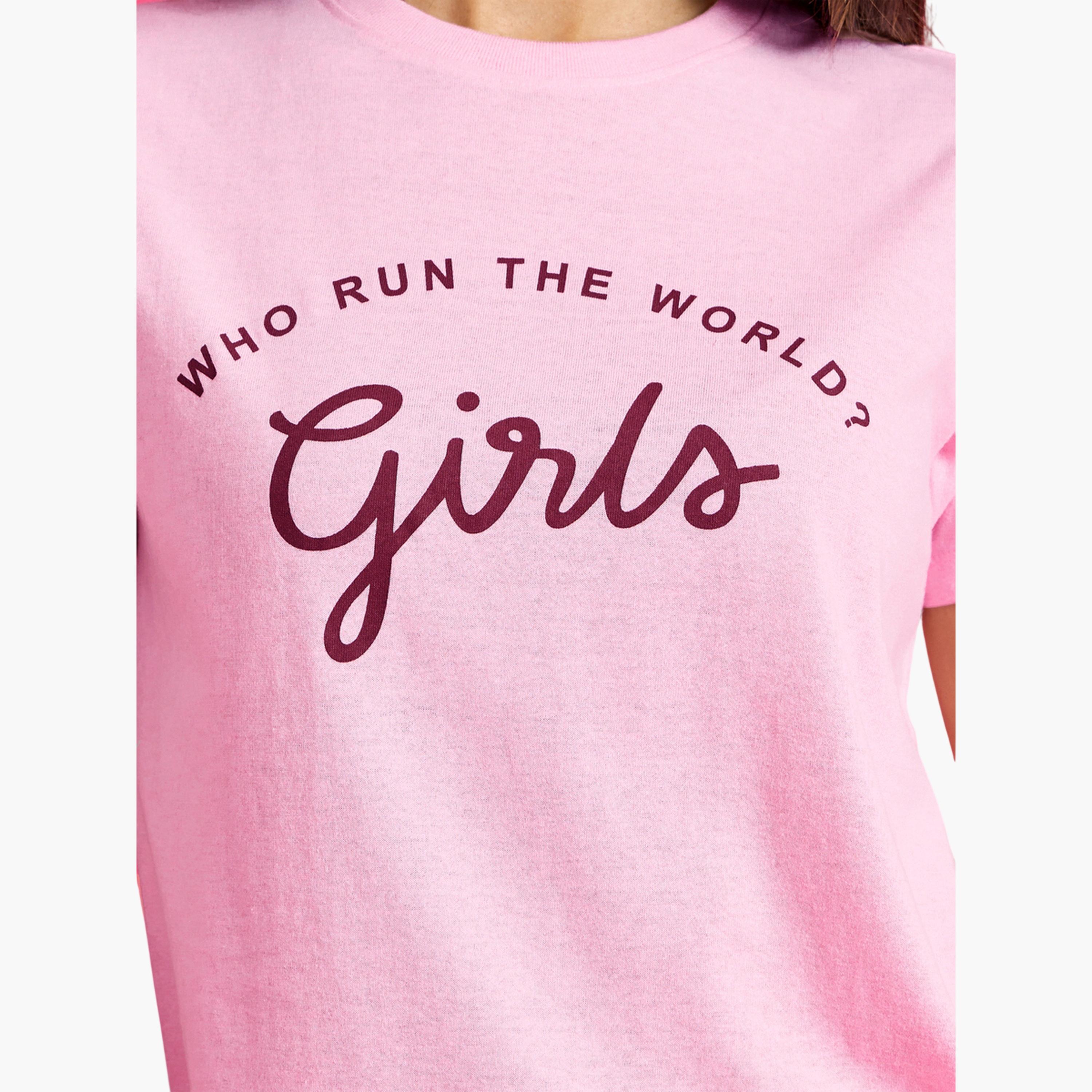 Styli Who Run The World Slogan Print T-Shirt and Straight Leg Pyjama Set-women-clothing-nightwear-pyjamas-longsets-image-6