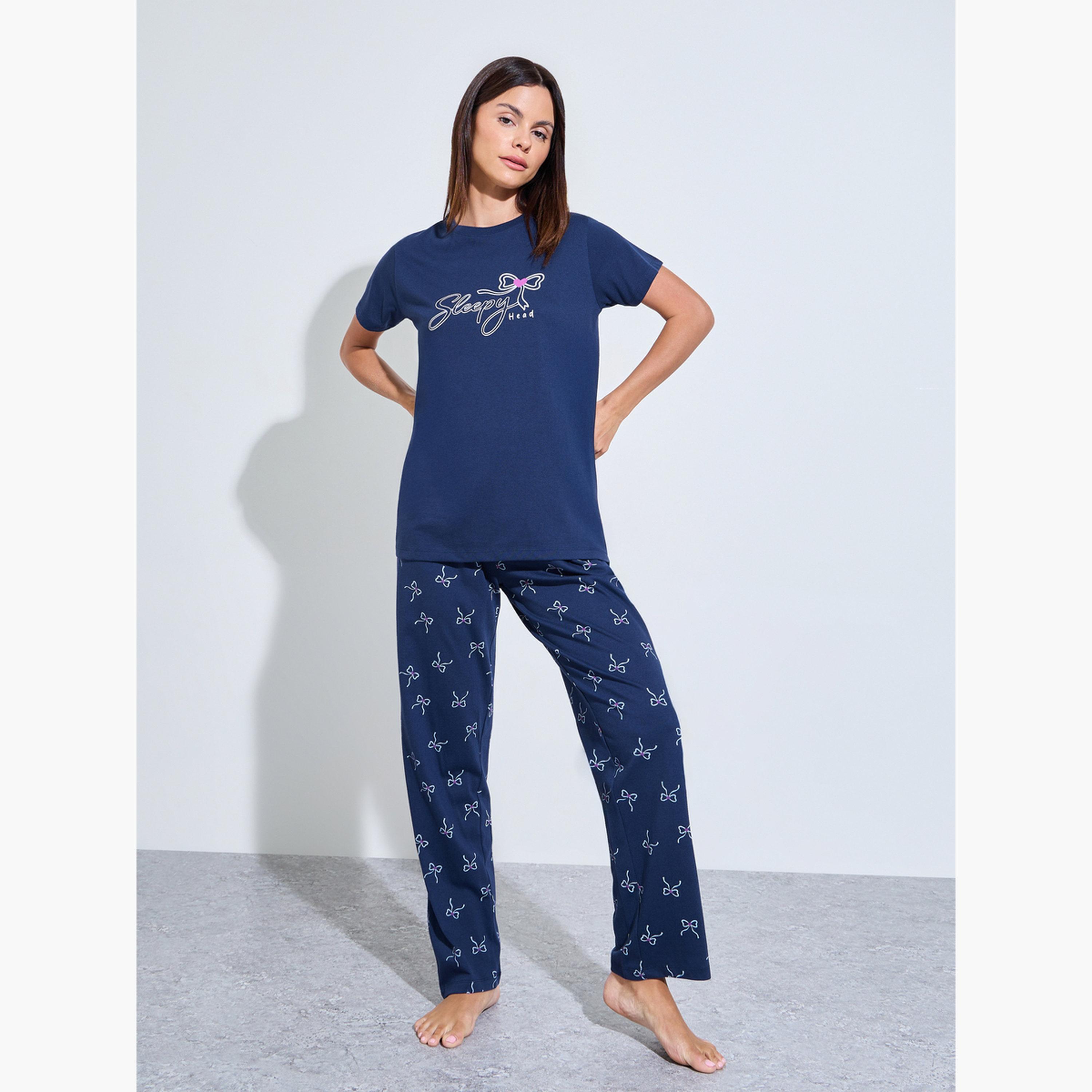 طقم بيجاما من شورت وبنطال وتيشيرت بطبعة جرافيك عبوة من 3 قطع-women-clothing-nightwear-pyjamas-longsets-image-2