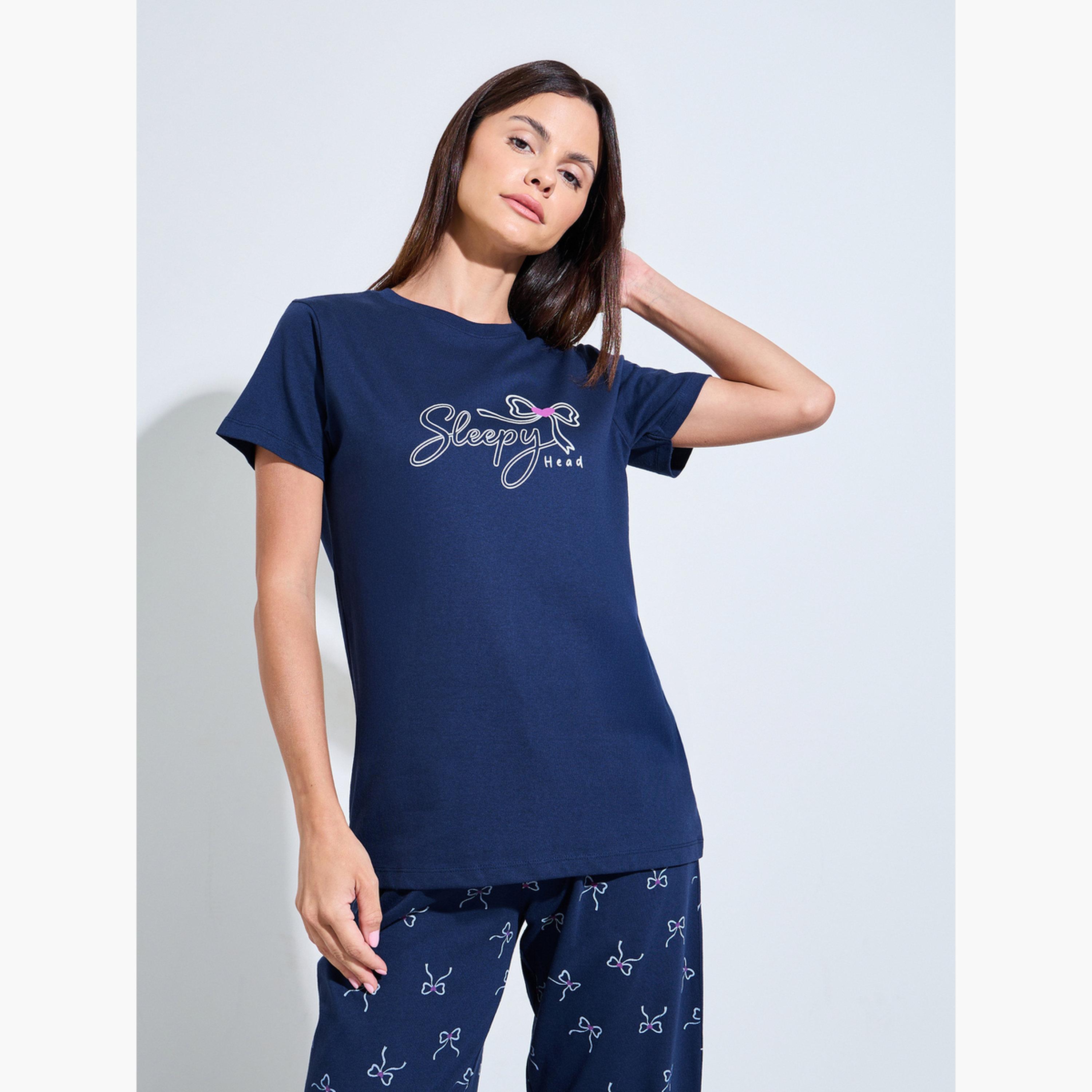 طقم بيجاما من شورت وبنطال وتيشيرت بطبعة جرافيك عبوة من 3 قطع-women-clothing-nightwear-pyjamas-longsets-image-3