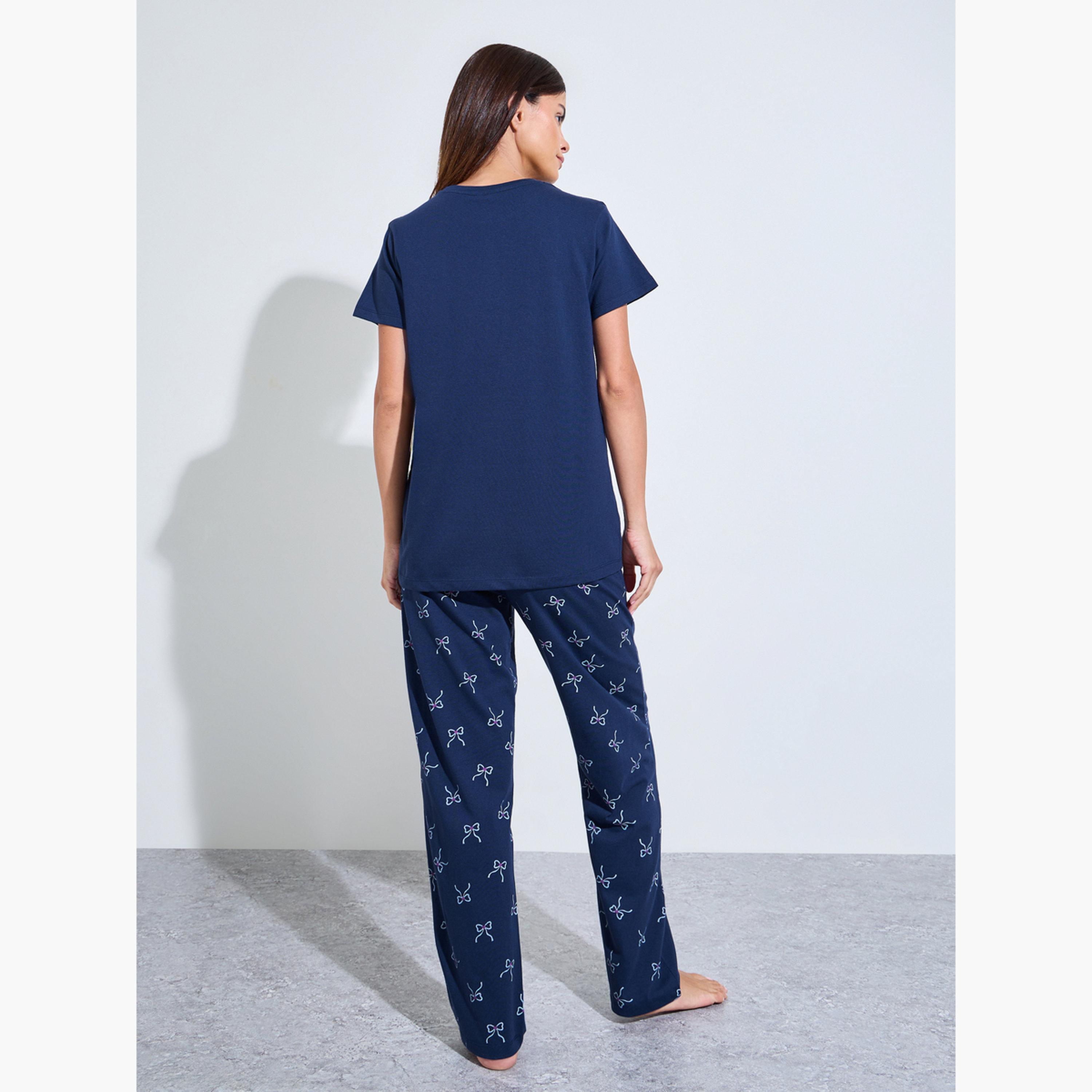 طقم بيجاما من شورت وبنطال وتيشيرت بطبعة جرافيك عبوة من 3 قطع-women-clothing-nightwear-pyjamas-longsets-image-5