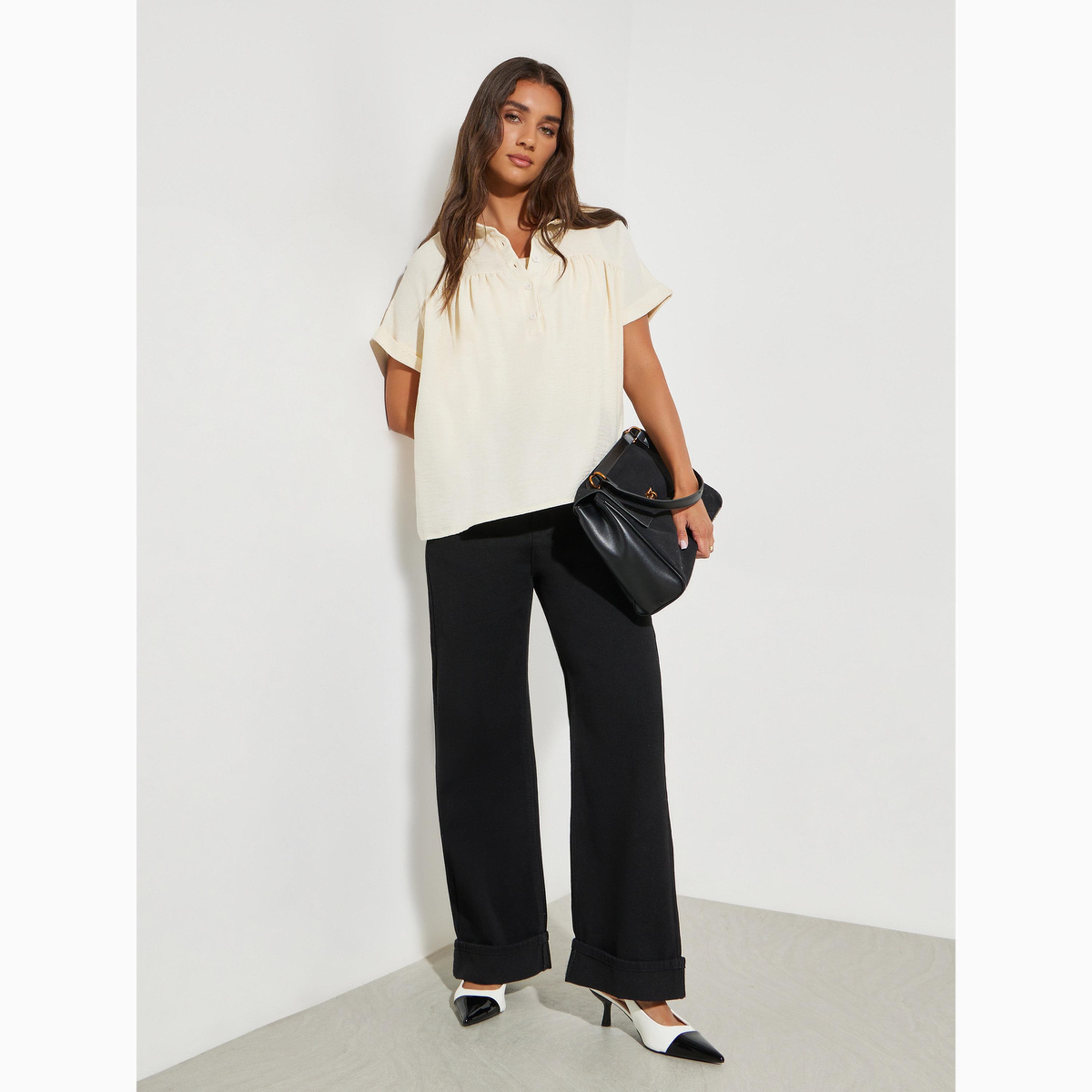 قميص بأكمام قصيرة وياقة مفرودة كريمي-women-clothing-shirtsandblouses-blouses-image-2
