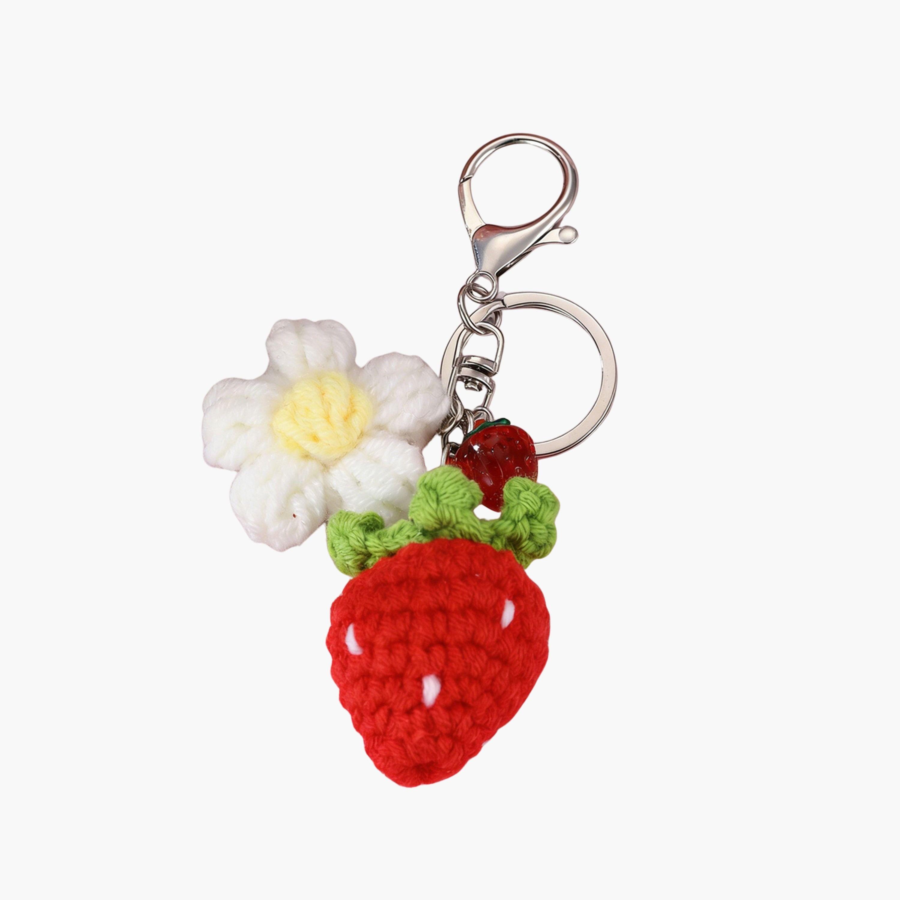 ميدالية مفاتيح كروشيه بتصميم فراولة-women-clothingaccessories-novelties-image-1