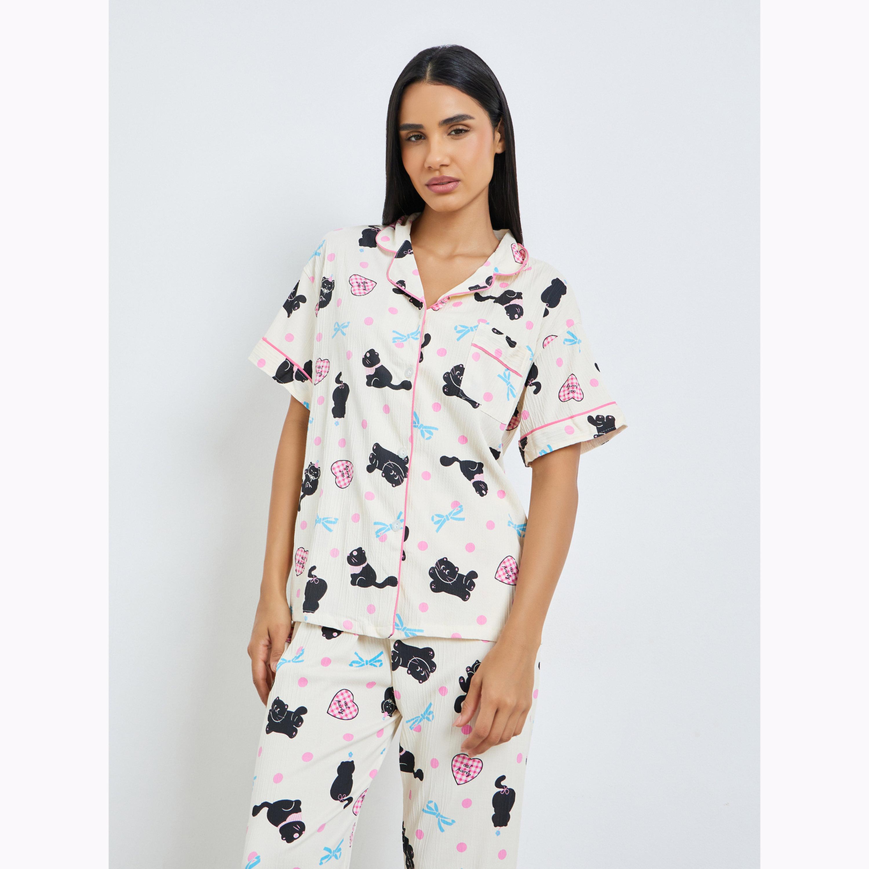 طقم بيجاما من بنطال وشورت وقميص بأكمام قصيرة ومطبع بالكامل بنمط قطة-women-clothing-nightwear-pyjamas-longsets-image-3