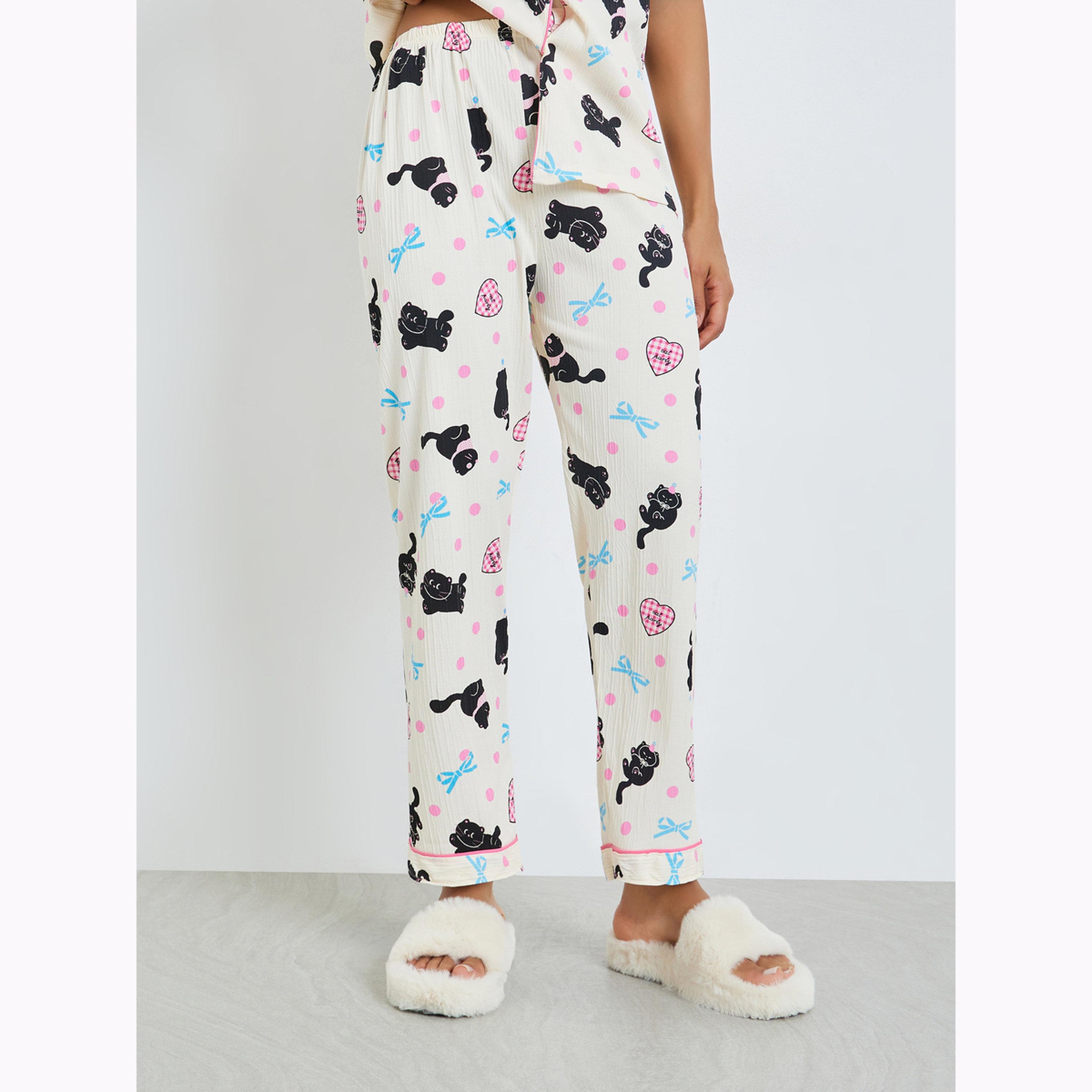 طقم بيجاما من بنطال وشورت وقميص بأكمام قصيرة ومطبع بالكامل بنمط قطة-women-clothing-nightwear-pyjamas-longsets-image-5