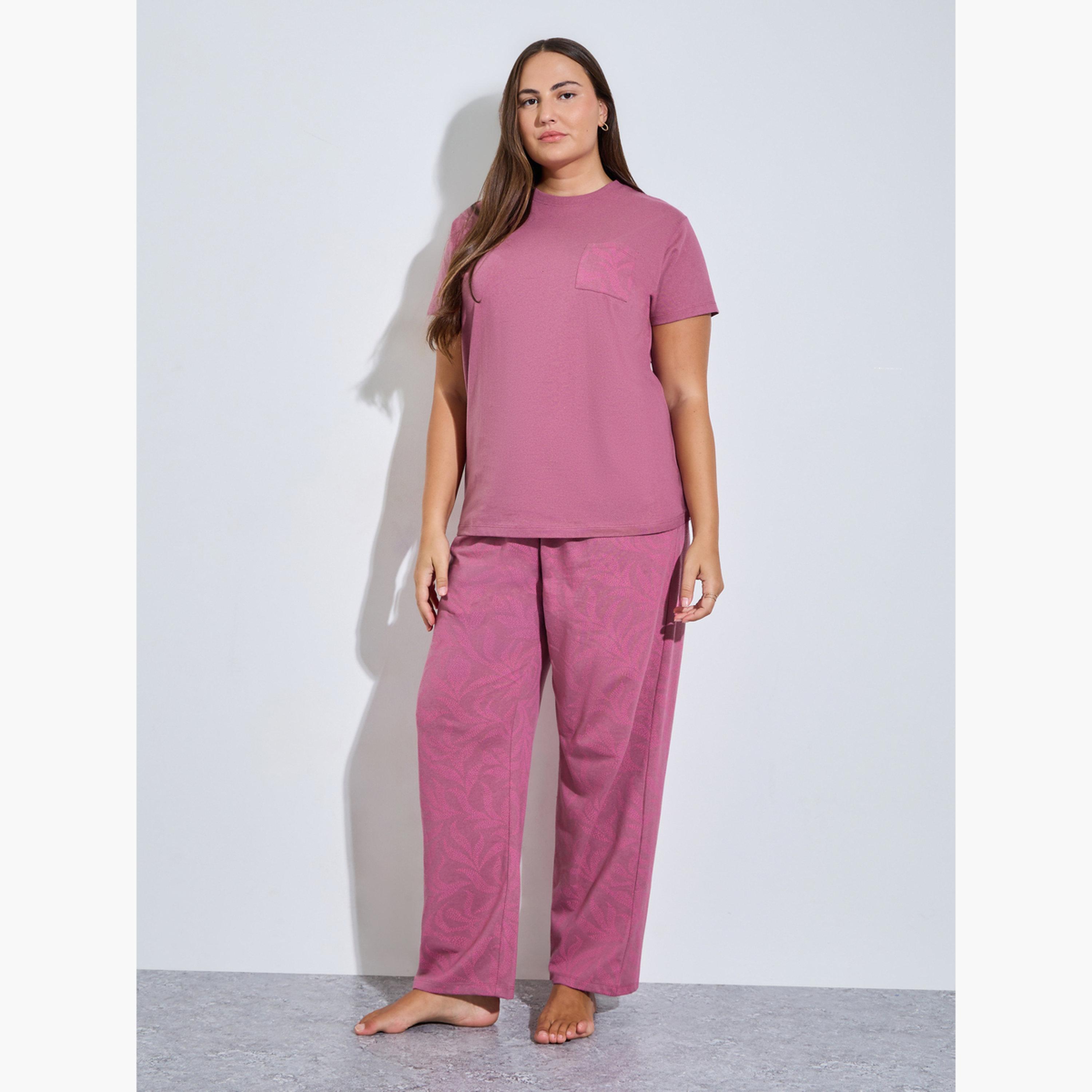 Styli Plus Size Palm Pocket Print T-Shirt and Pyjama Set-women-clothing-plussize-nightwear-nightwearsets-image-1