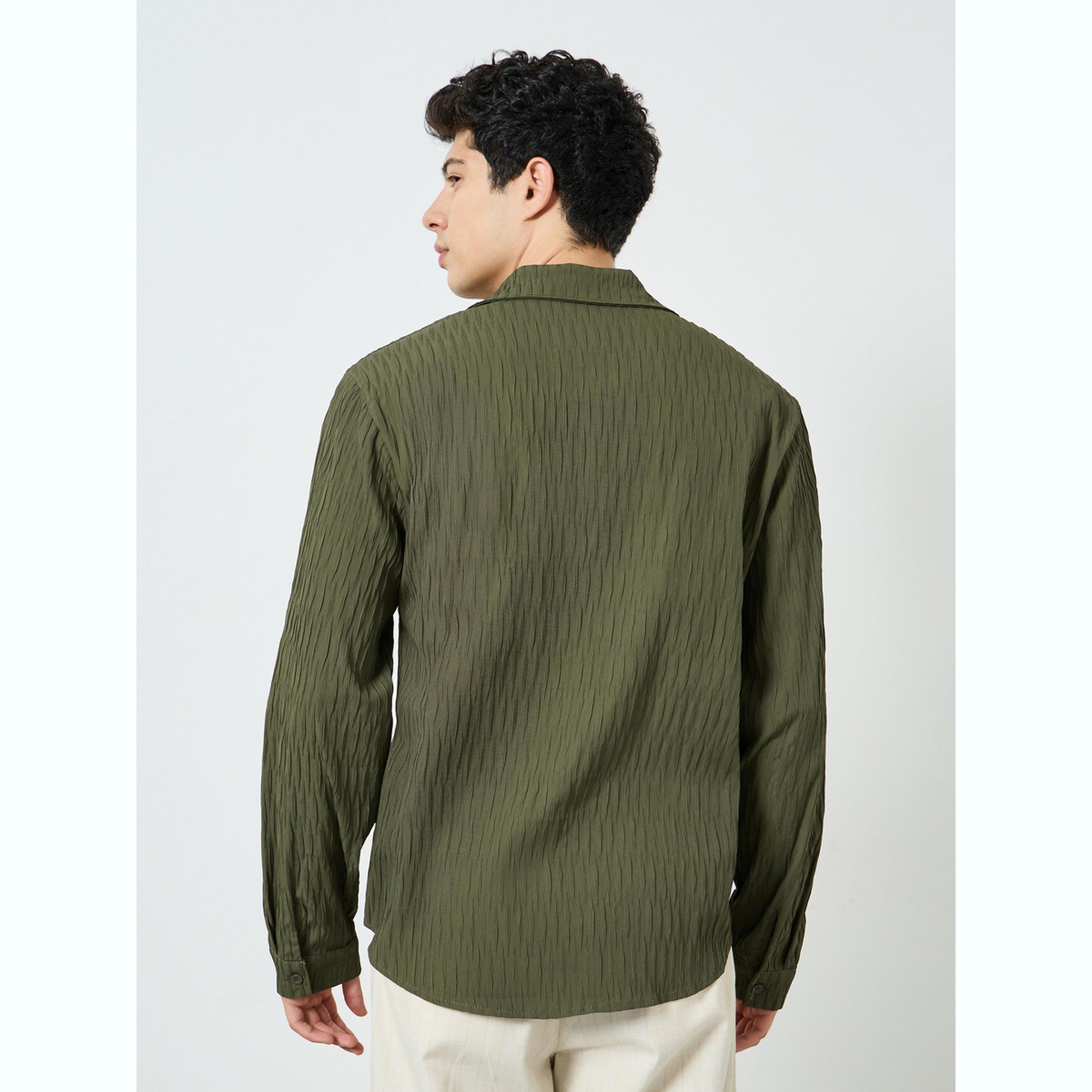 قميص بياقة مفرودة وتفاصيل بارزة الملمس-men-clothing-shirts-image-5