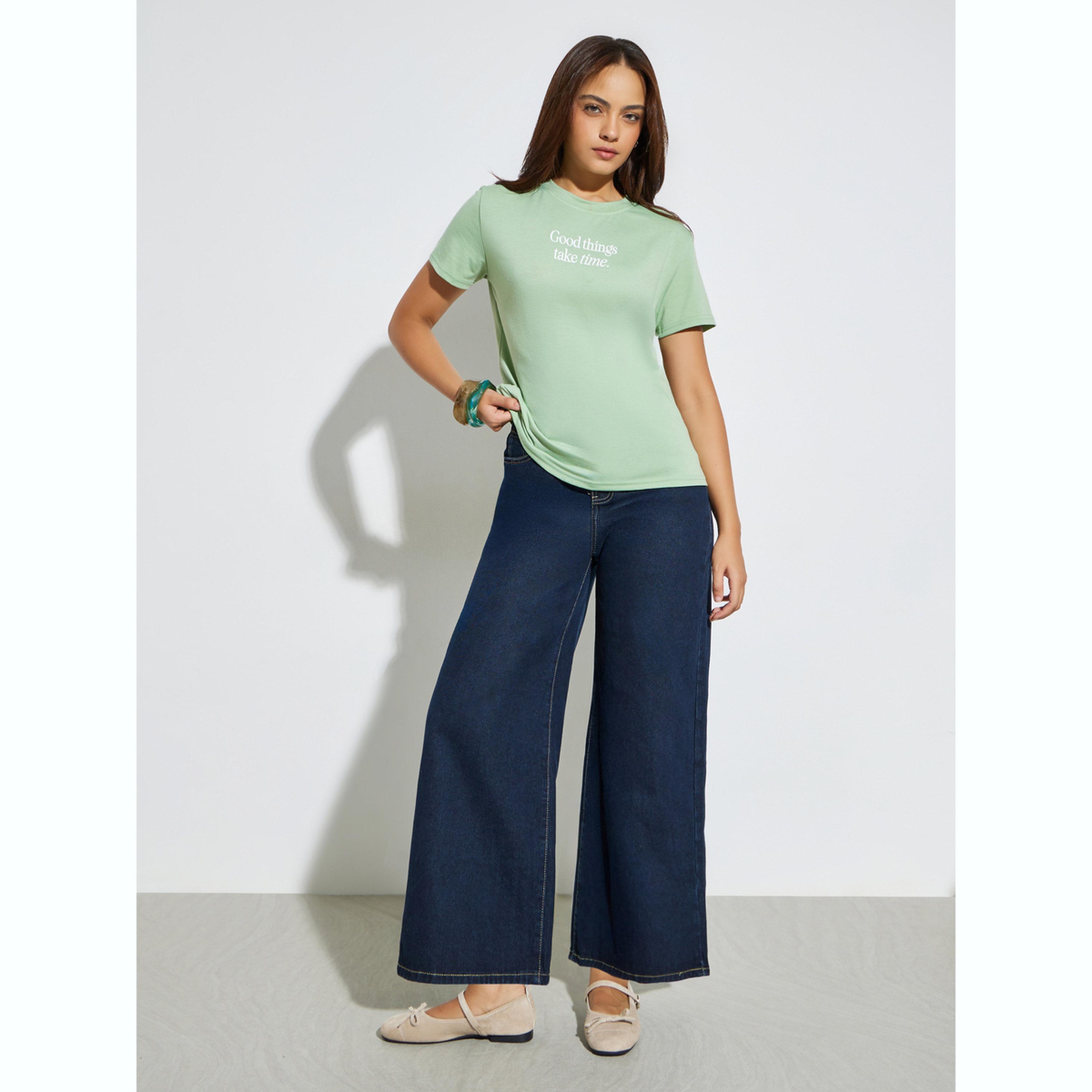 تيشيرت بأكمام قصيرة وطبعة شعار-women-clothing-tshirts-image-2