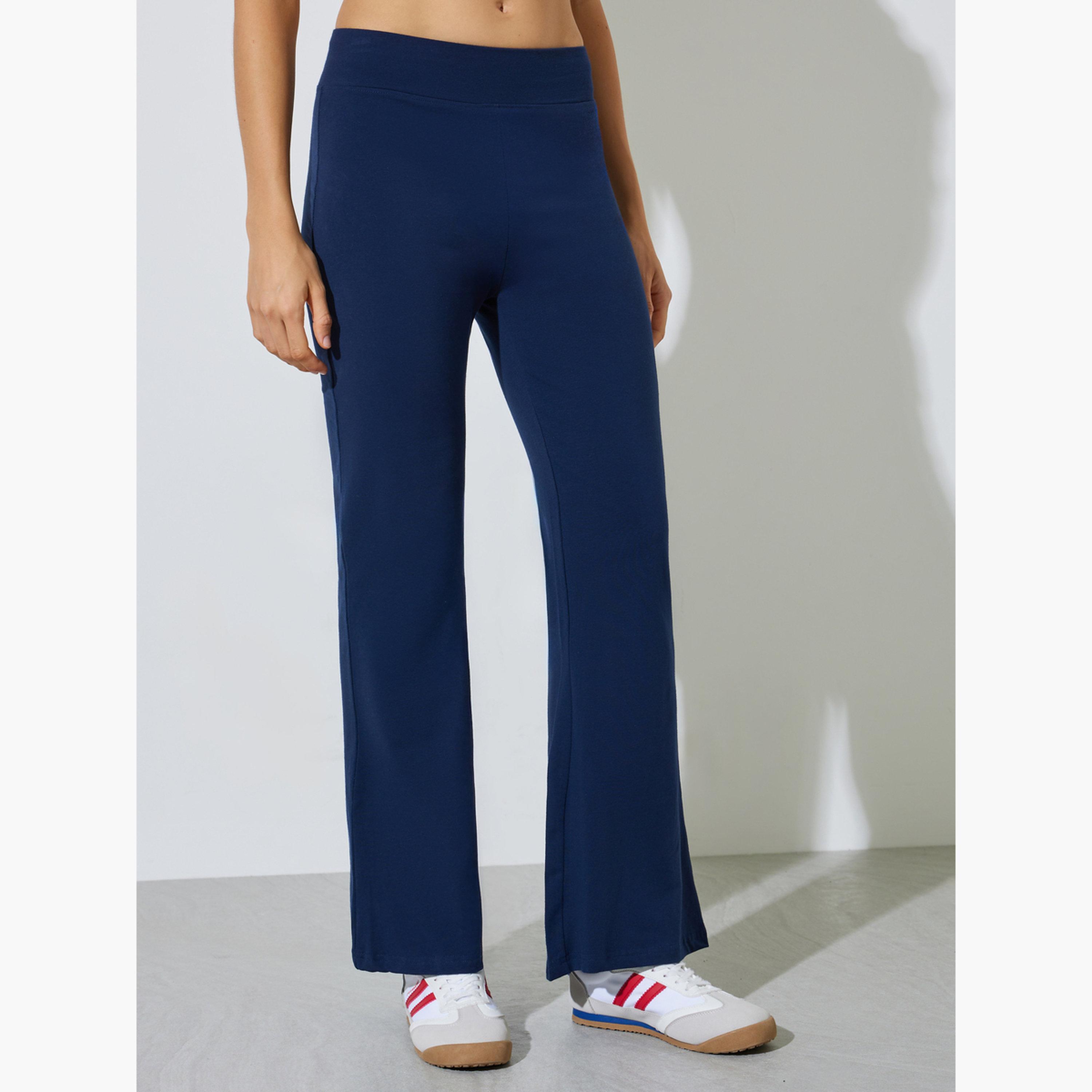 طقم منسق من ليقنز واسع وتيشيرت بطبعة كتابة-women-clothing-coordsets-image-5