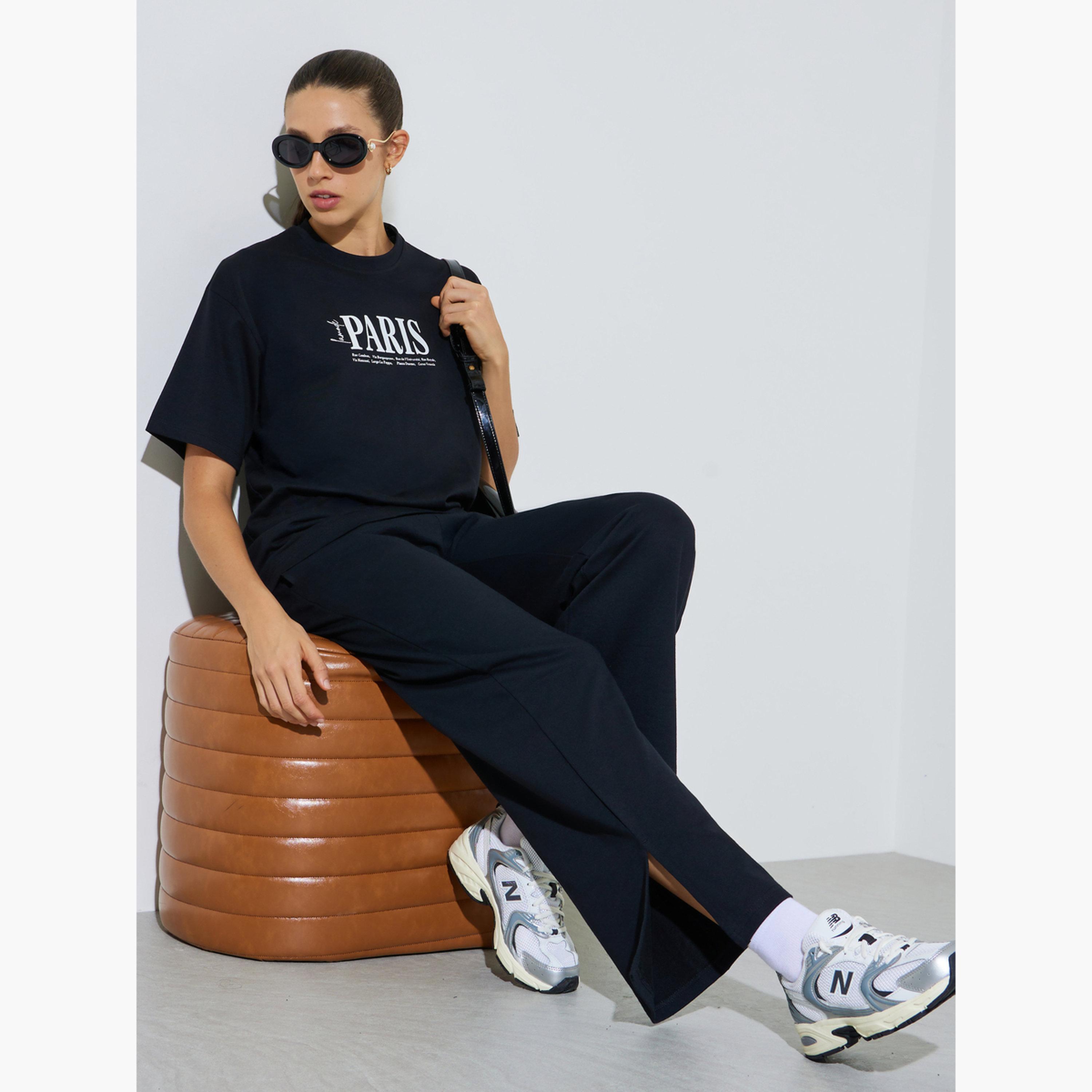 طقم منسق من ليقنز وتيشيرت بطبعة كتابة-women-clothing-coordsets-image-2