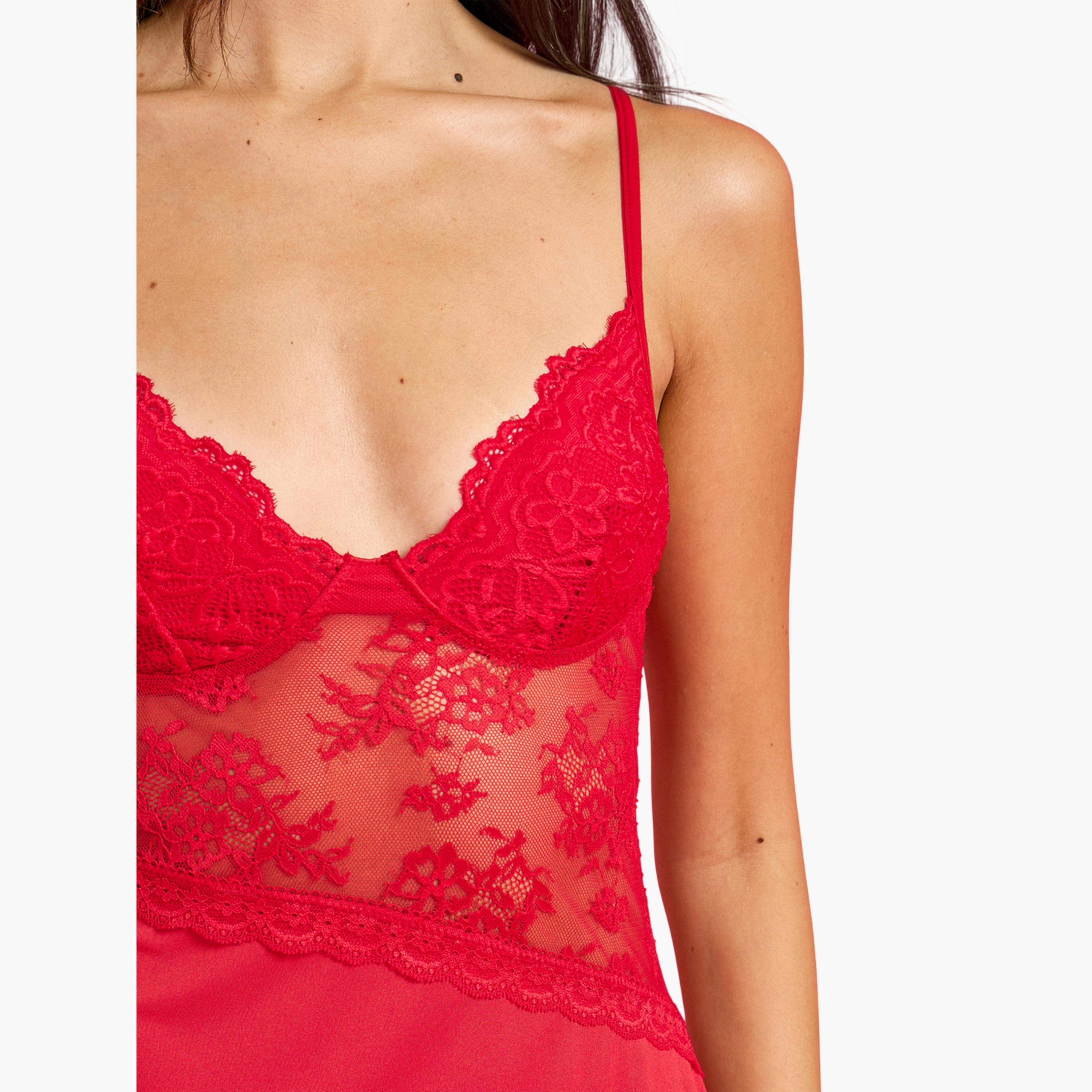طقم من فستان نوم قصير ساتان وشبكي بتصميم لوحة دانتيل مع سروال تحتي-women-clothing-lingerie-lingeriesets-image-4