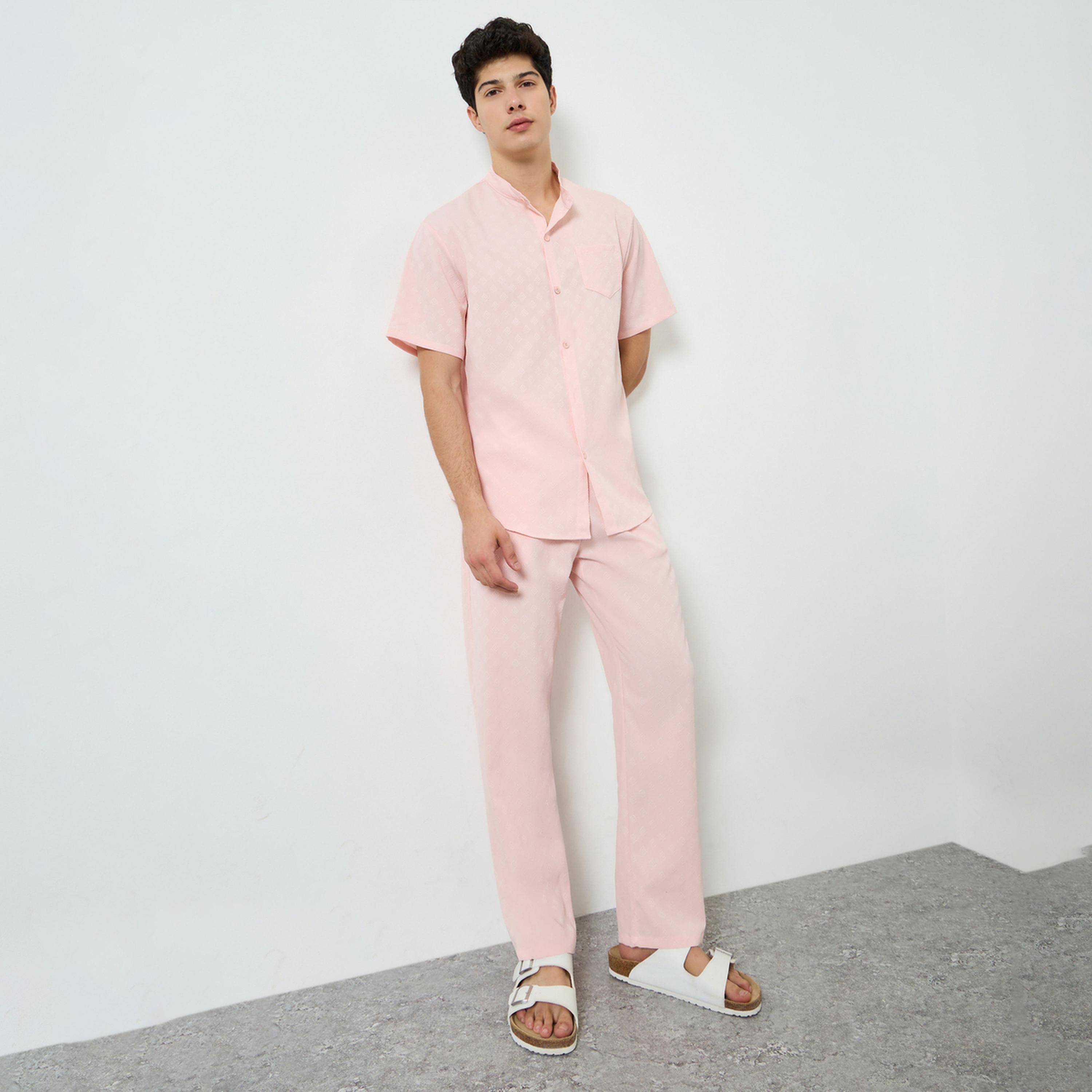 طقم منسق من بنطال وقميص-men-clothing-coordsets-image-1
