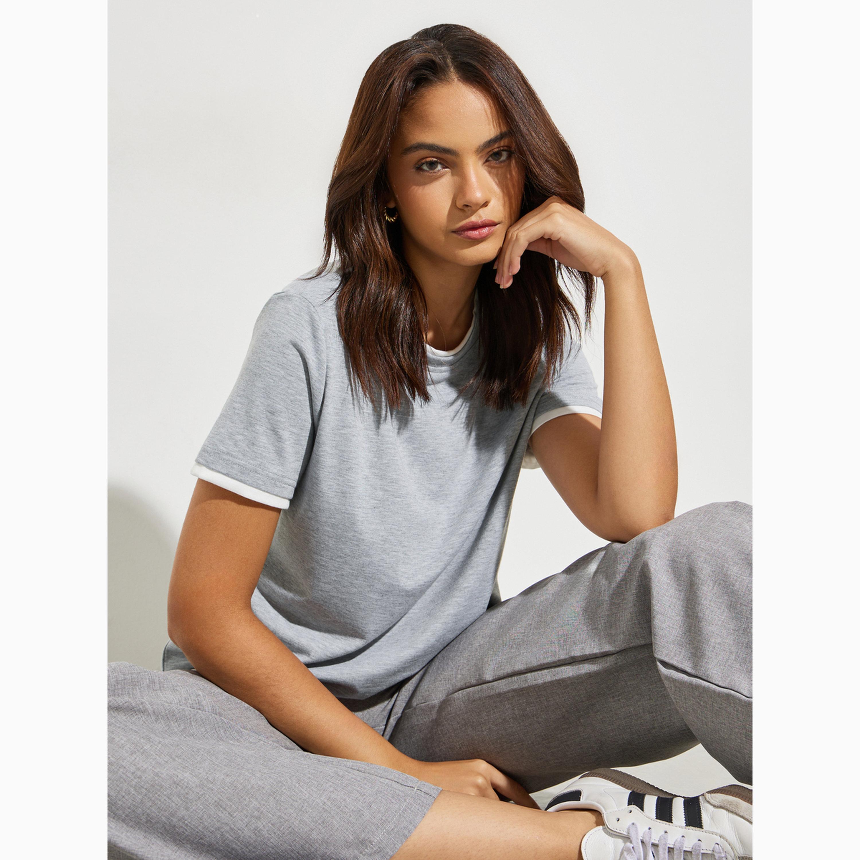 تيشيرت بياقة دائرية وحافة متصلة-women-clothing-tshirts-image-3