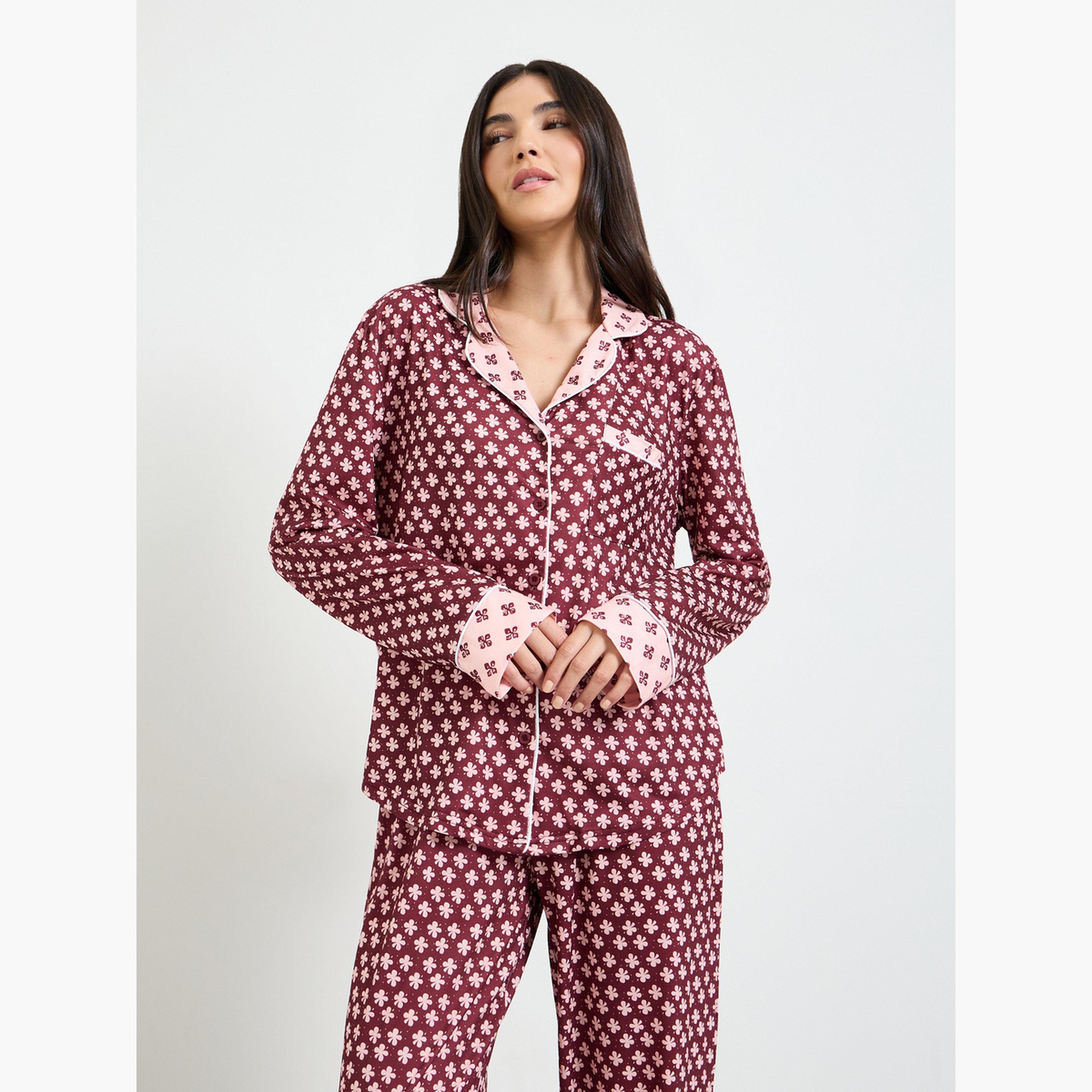 طقم بيجاما من بنطال وبلوزة بتفاصيل مُتباينة-women-clothing-nightwear-pyjamas-longsets-image-2