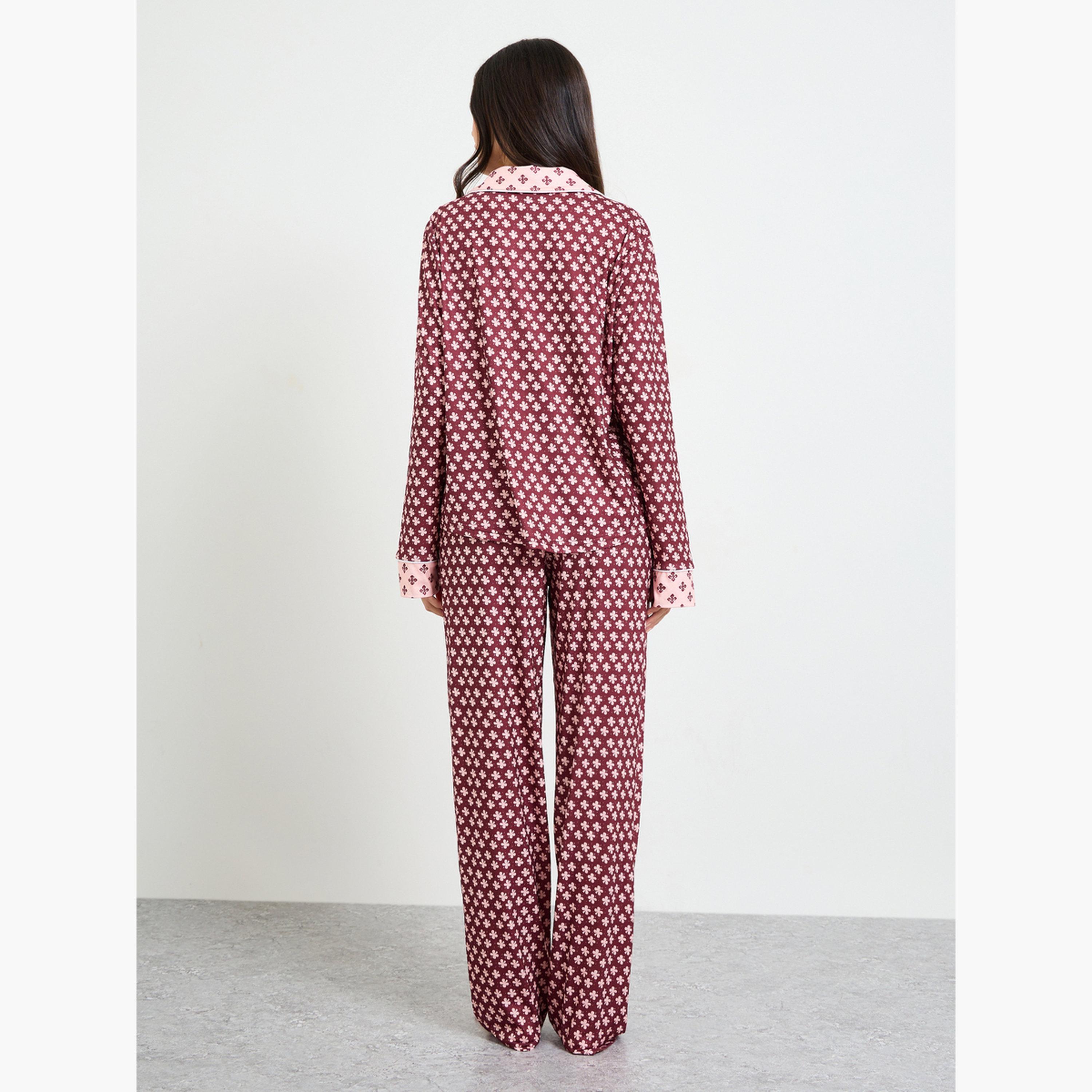 طقم بيجاما من بنطال وبلوزة بتفاصيل مُتباينة-women-clothing-nightwear-pyjamas-longsets-image-3