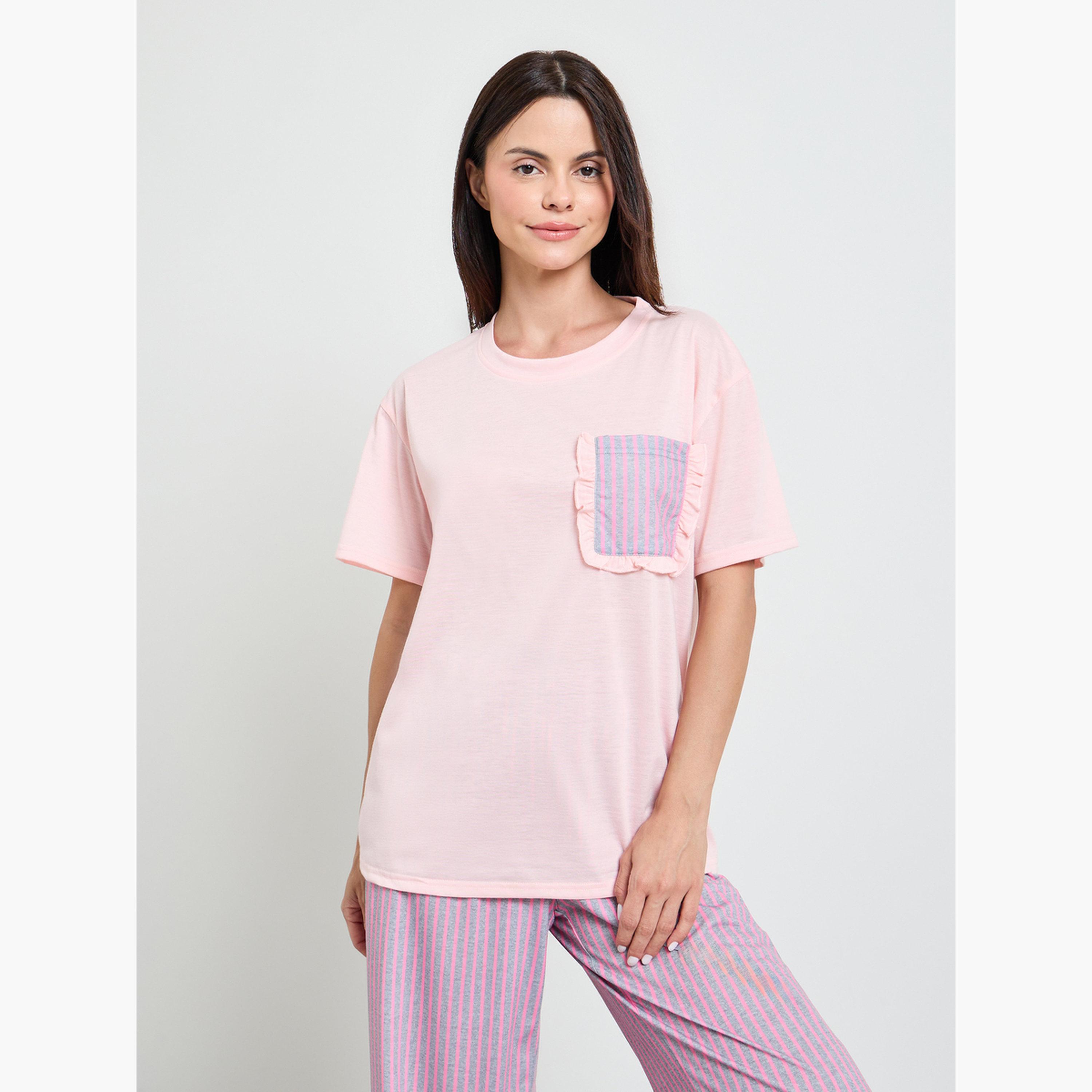 طقم بيجاما من بنطال وتيشيرت مخطط بتفاصيل جيب-women-clothing-nightwear-pyjamas-longsets-image-3