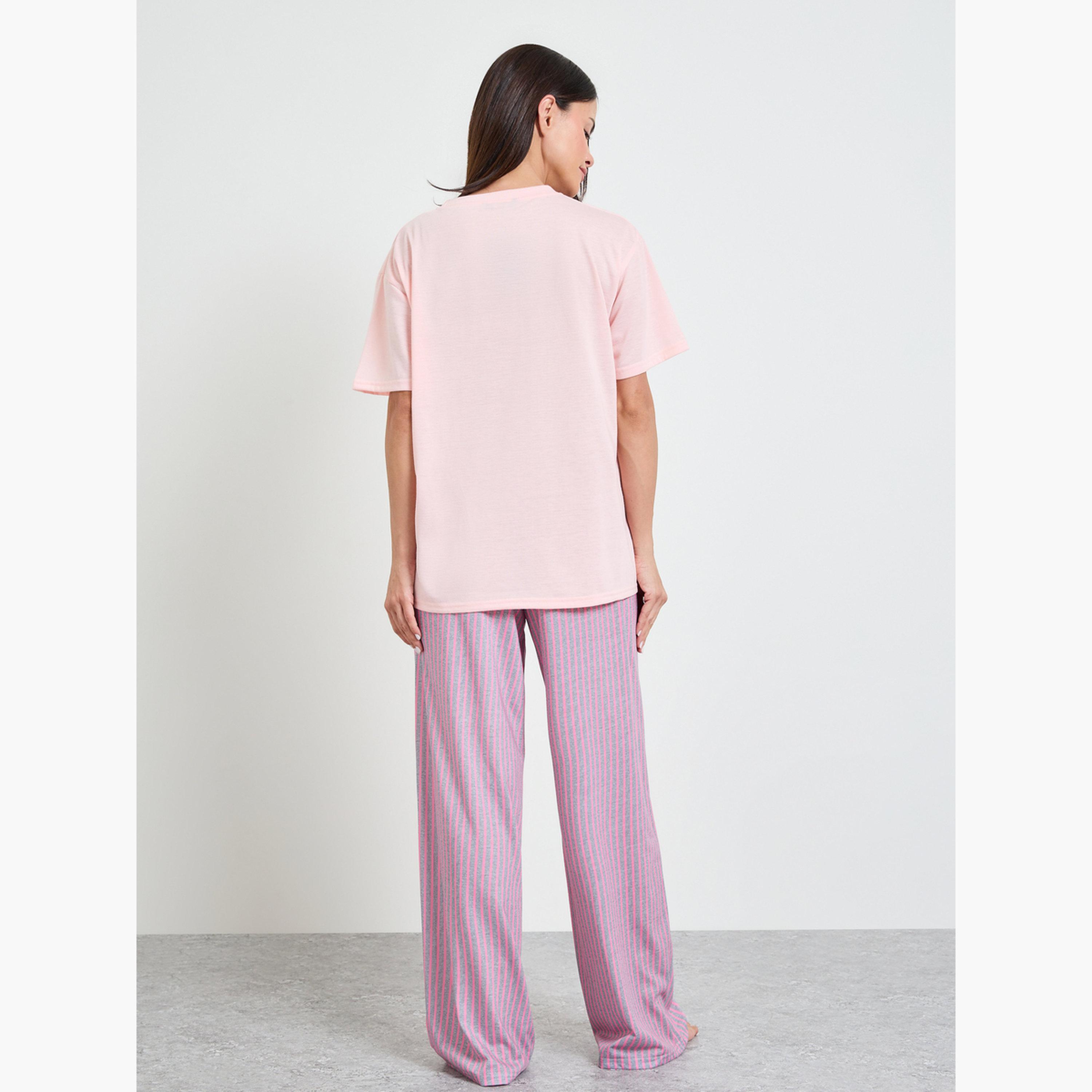 طقم بيجاما من بنطال وتيشيرت مخطط بتفاصيل جيب-women-clothing-nightwear-pyjamas-longsets-image-4