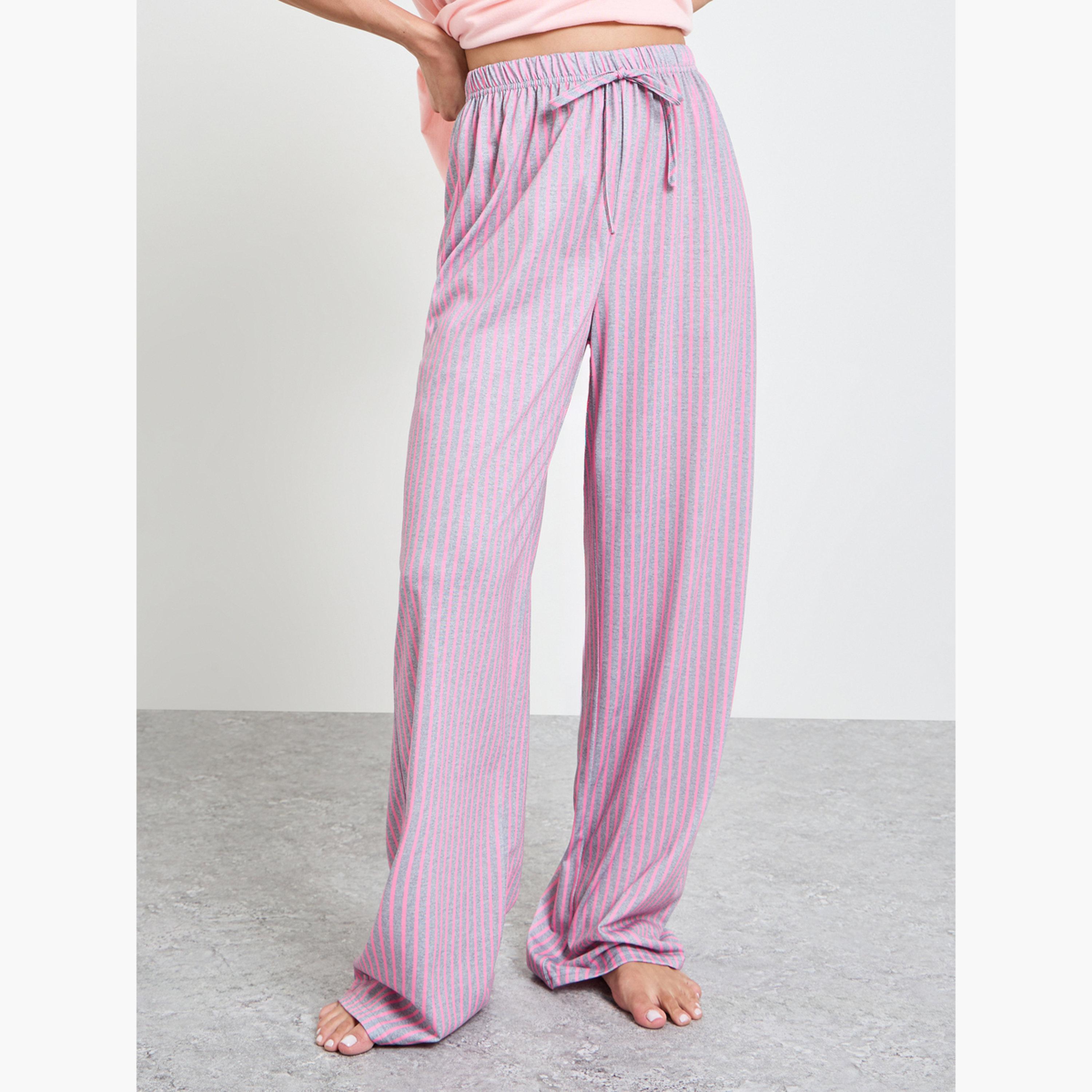طقم بيجاما من بنطال وتيشيرت مخطط بتفاصيل جيب-women-clothing-nightwear-pyjamas-longsets-image-5