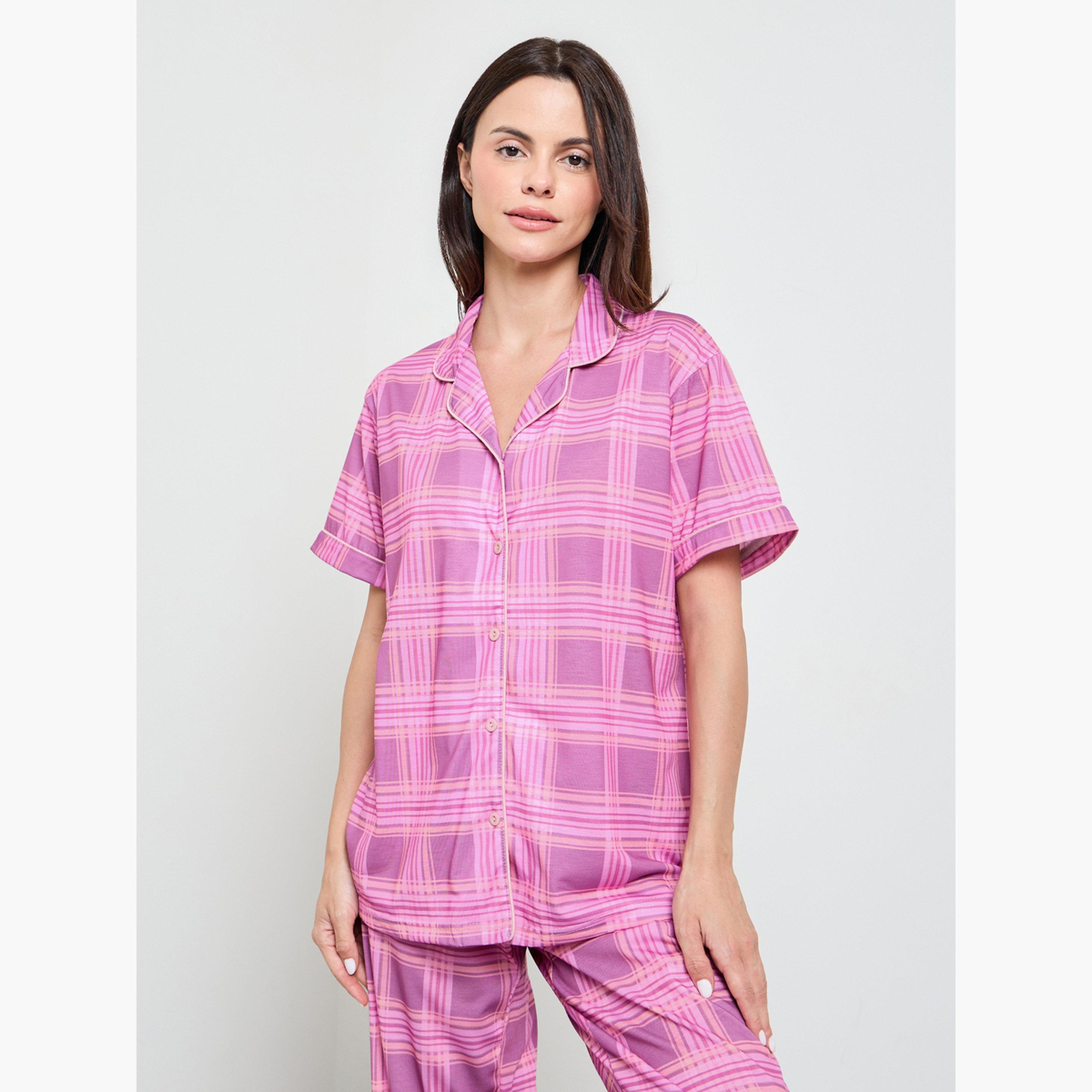طقم بيجاما من بنطال وقميص بأكمام قصيرة ونمط مربعات مع تفاصيل فتحة أزرار-women-clothing-nightwear-pyjamas-longsets-image-2