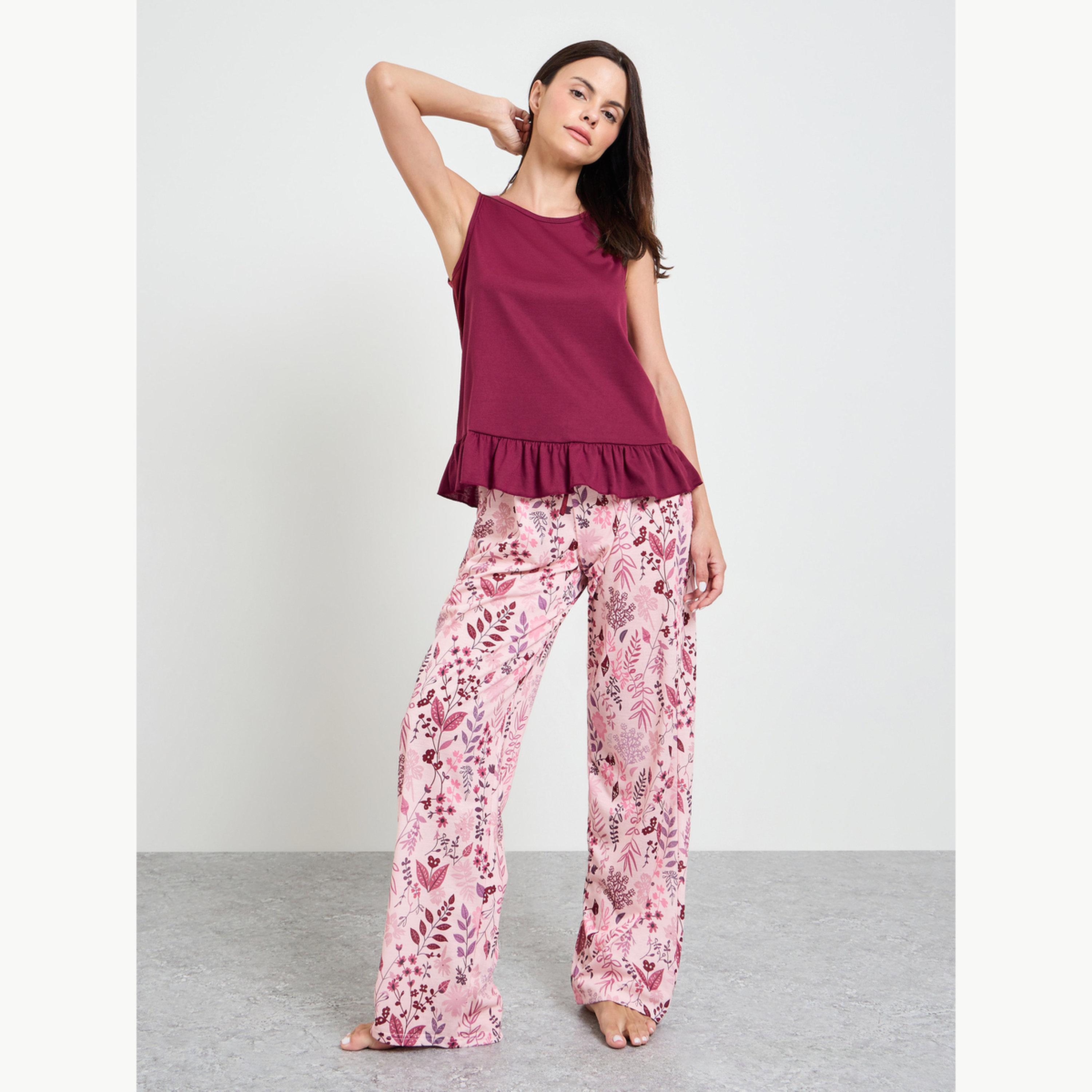طقم بيجاما من بنطال بطبعة زهور بالكامل وبلوزة دون أكمام بحافة بكشكش-women-clothing-nightwear-pyjamas-longsets-image-1