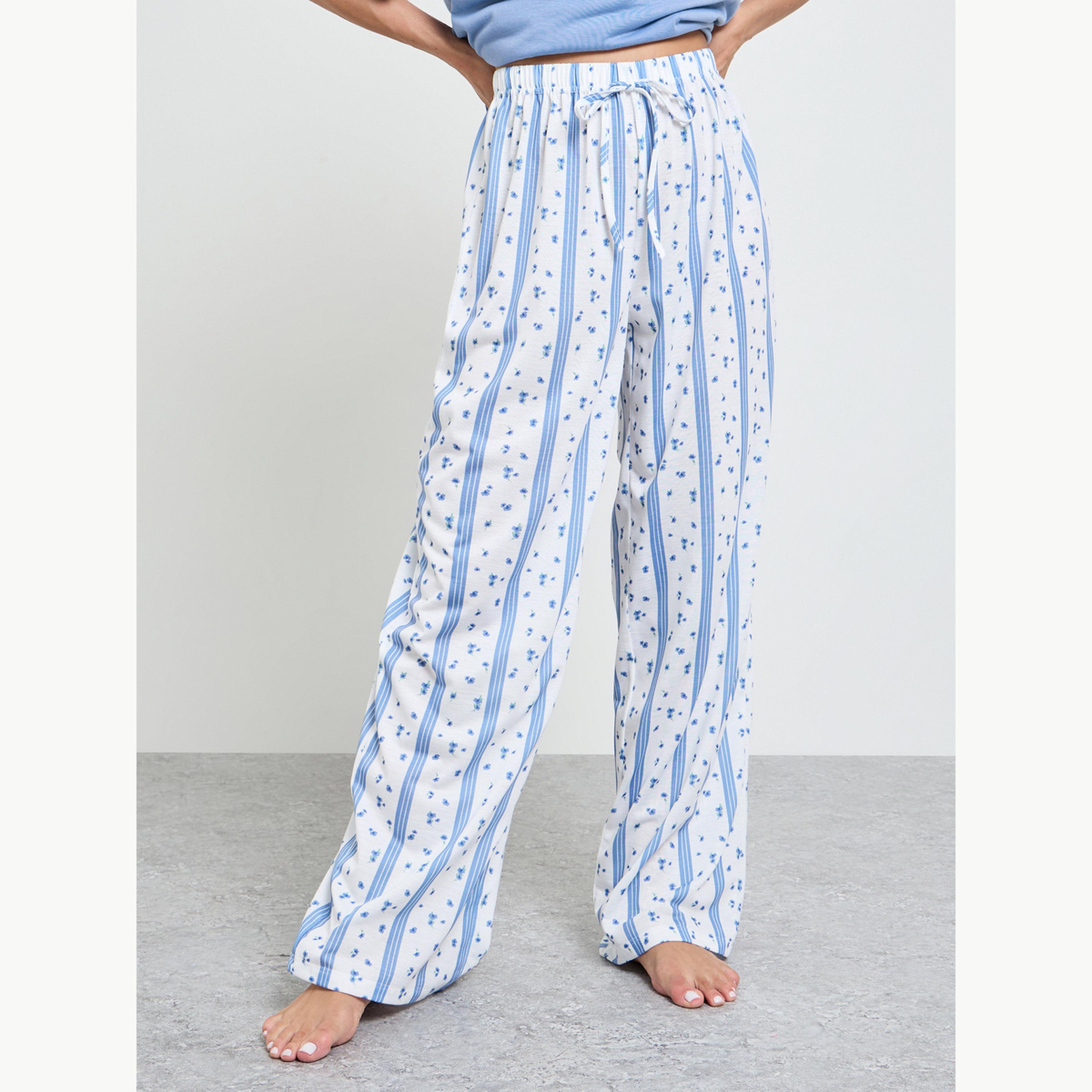 طقم بيجاما من بنطال وتيشيرت بأكتاف منسدلة وطبعة جرافيك-women-clothing-nightwear-pyjamas-longsets-image-5