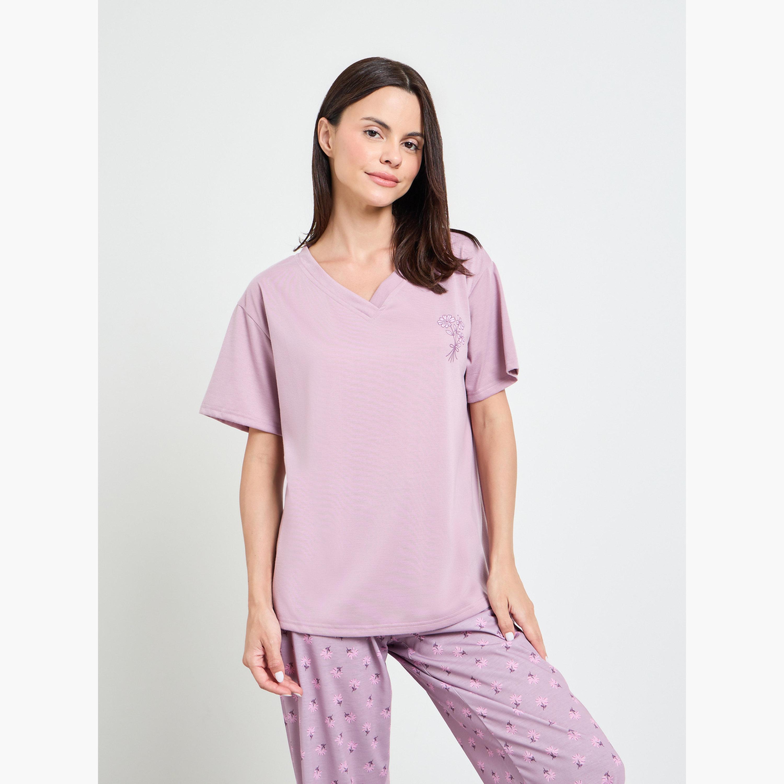 طقم بيجاما من بنطال بحواف مطاطية وتيشيرت بأكتاف منسدلة-women-clothing-nightwear-pyjamas-longsets-image-3