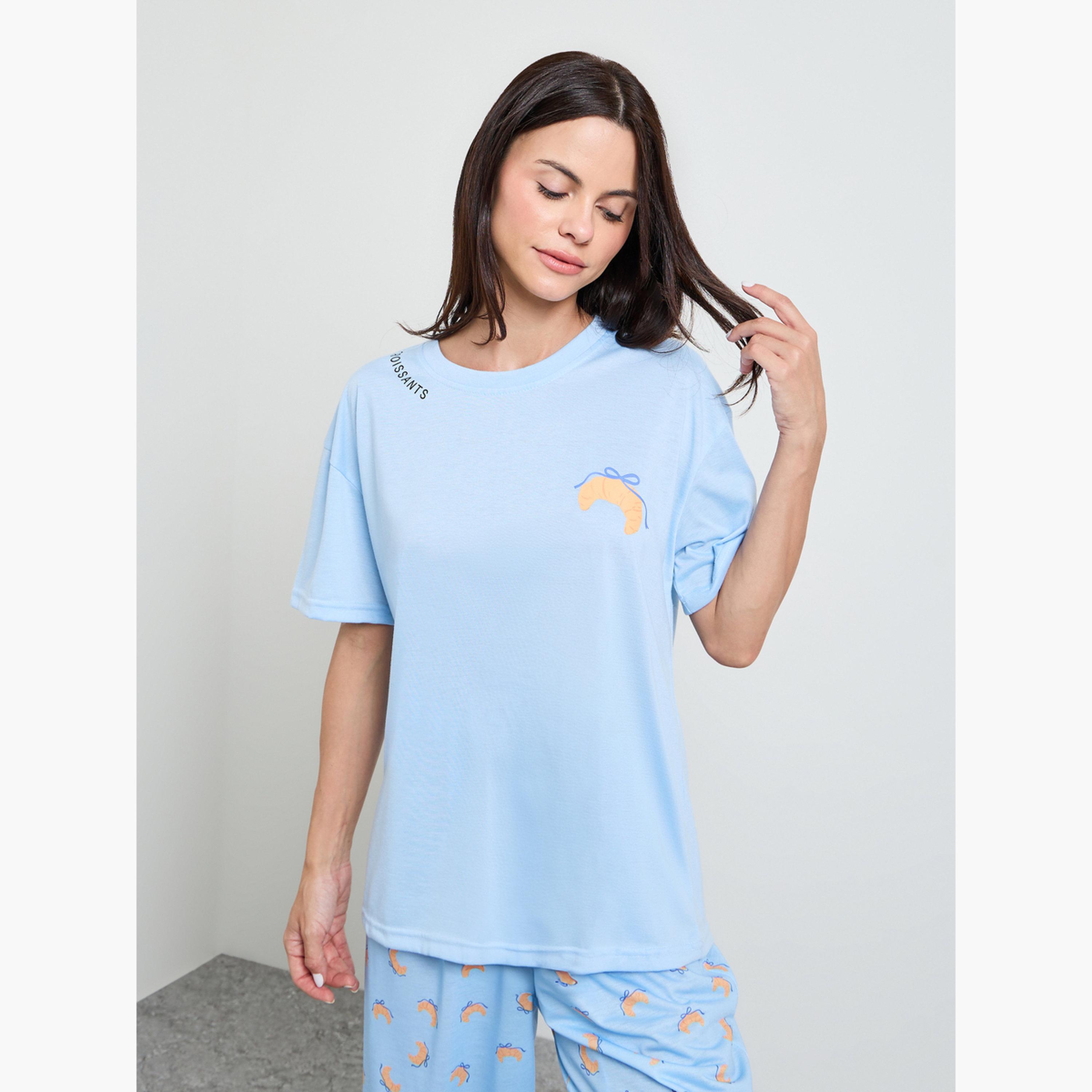 طقم بيجاما من بنطال بحواف مطاطية وتيشيرت بطبعة جرافيك فيونكة كرواسون-women-clothing-nightwear-pyjamas-longsets-image-2