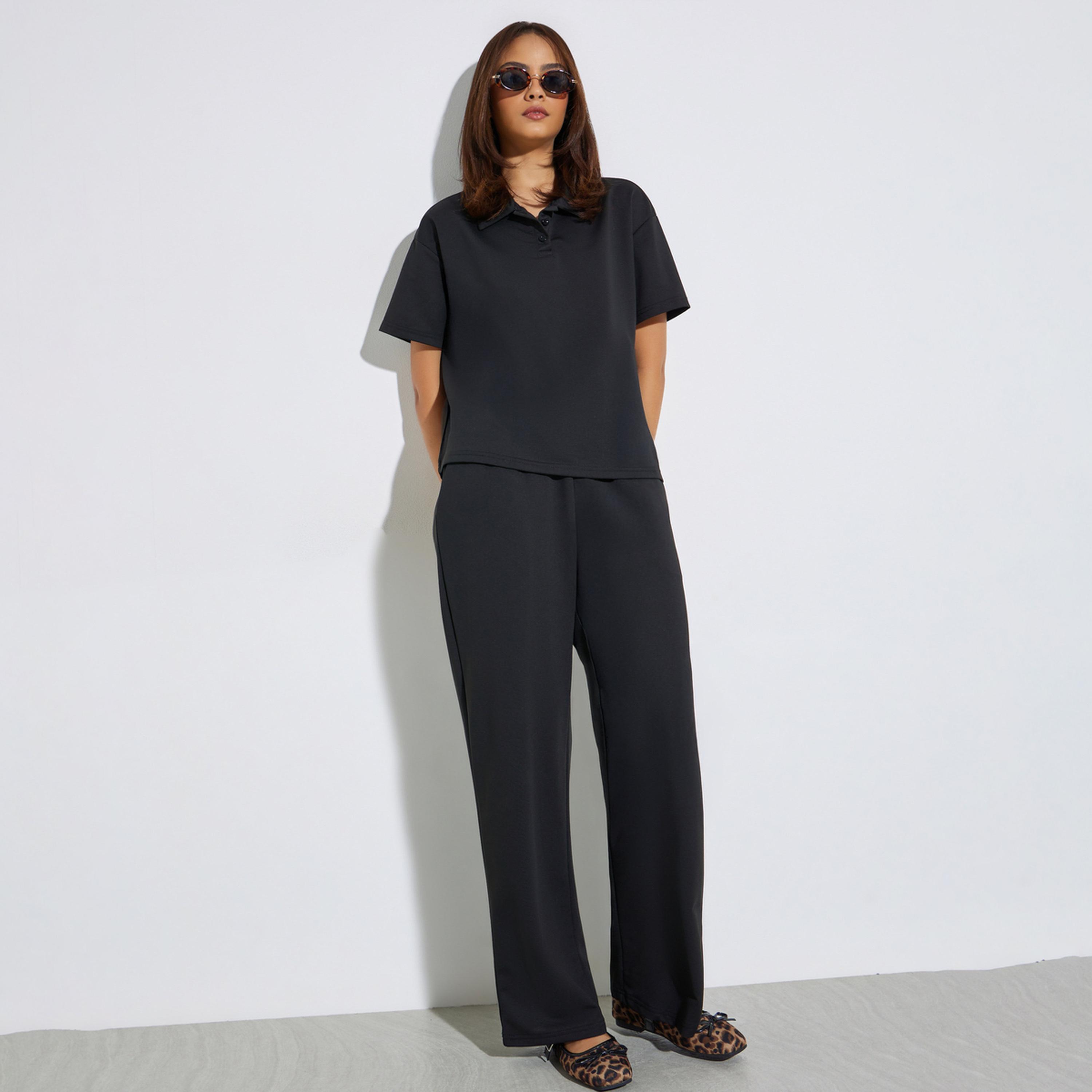 طقم منسق من جوغر بأرجل واسعة وتيشيرت بولو-women-clothing-coordsets-image-1