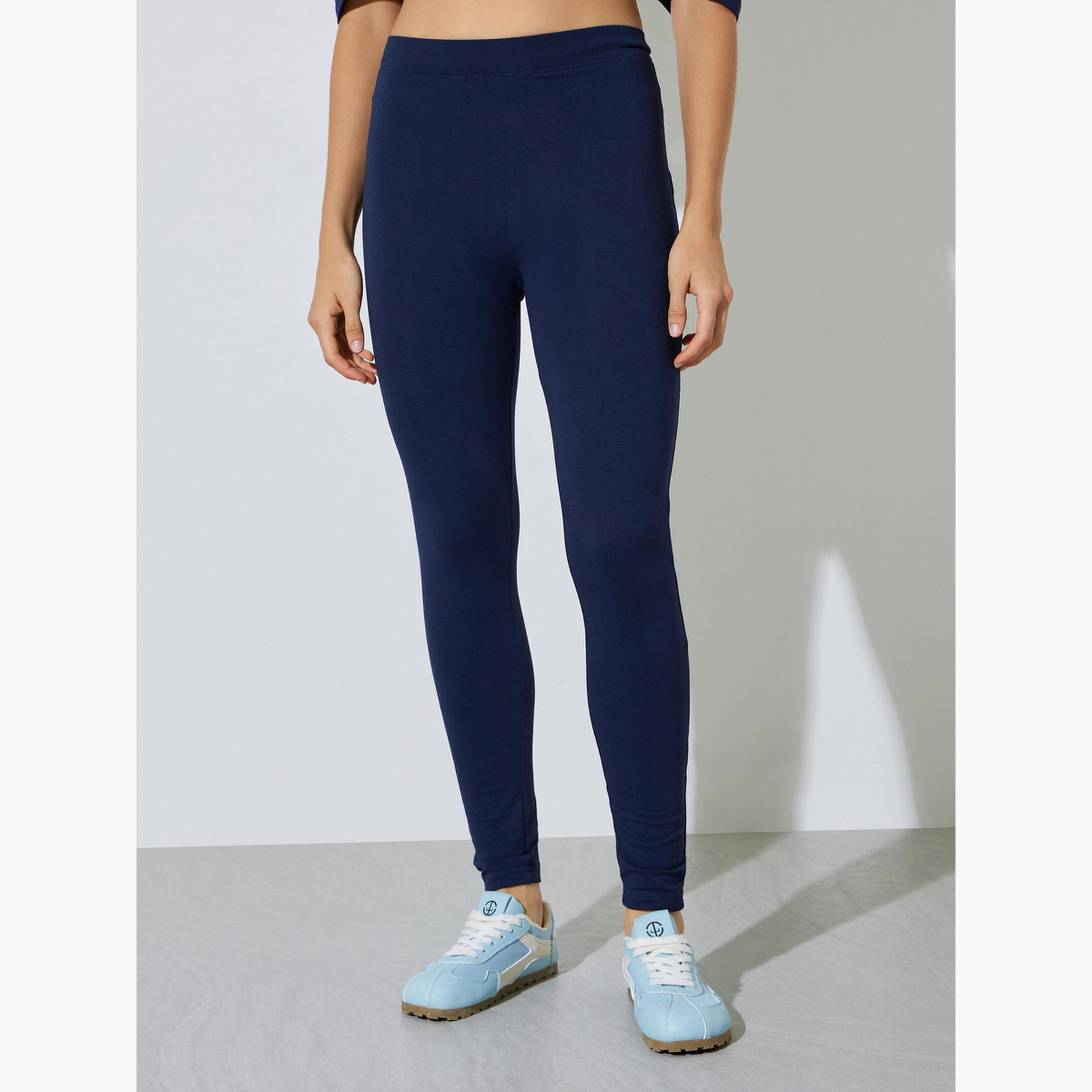 طقم منسق من ليقنز وتيشيرت واسع بطبعة شعار-women-clothing-coordsets-image-4