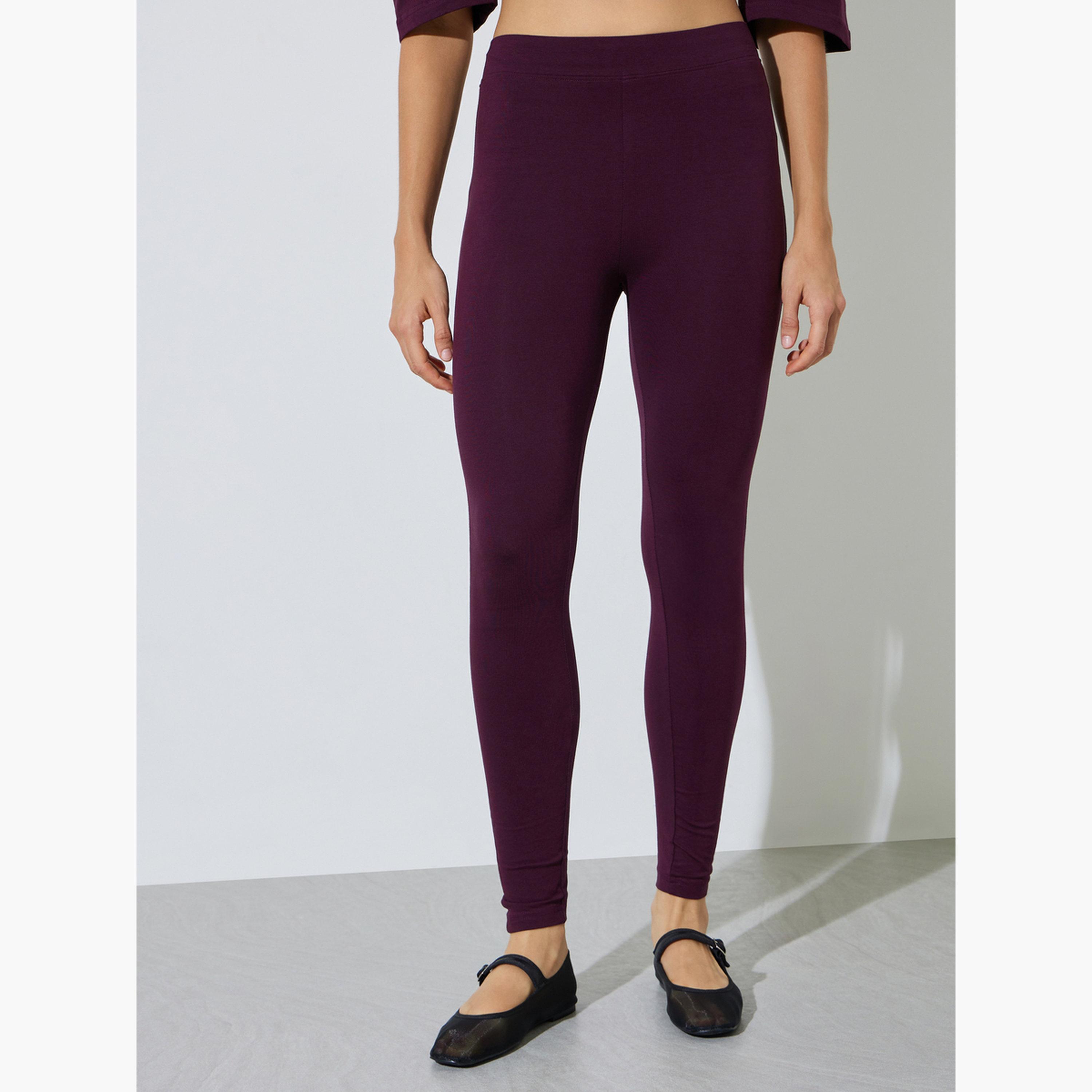 طقم منسق من ليقنز وتيشيرت واسع بطبعة شعار-women-clothing-coordsets-image-5