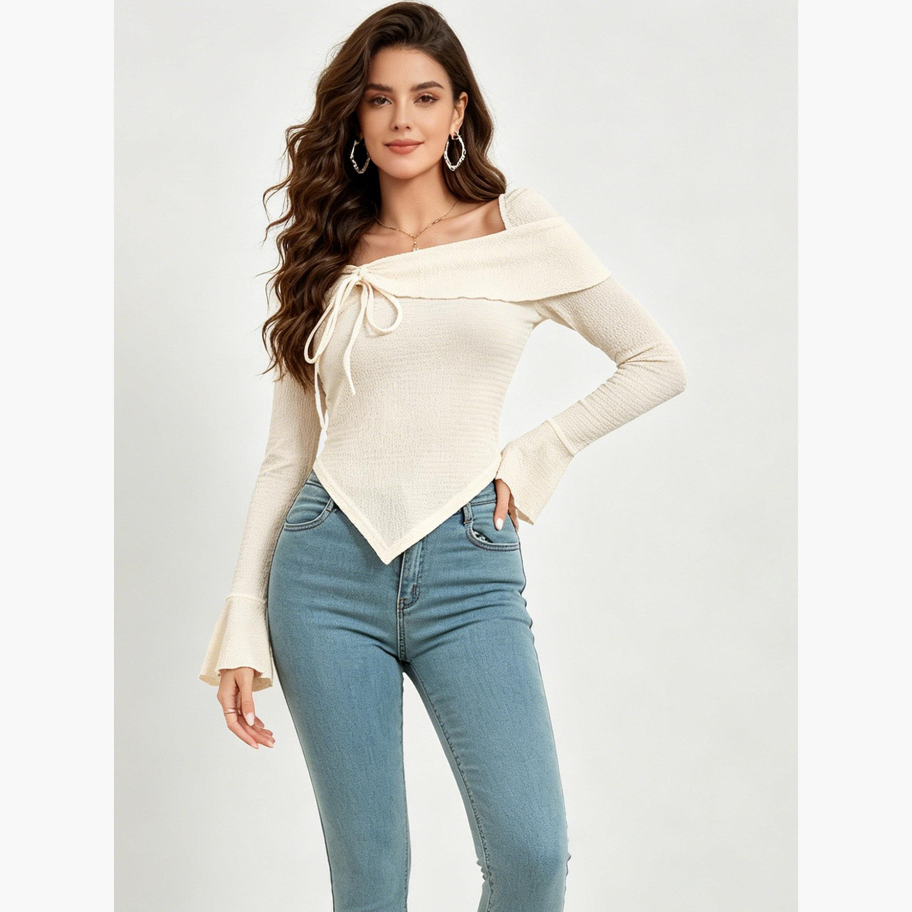 تيك تو - بلوزة محبوكة ضيقة بلون كريمي بياقة غير متماثلة-women-clothing-shirtsandblouses-blouses-image-3