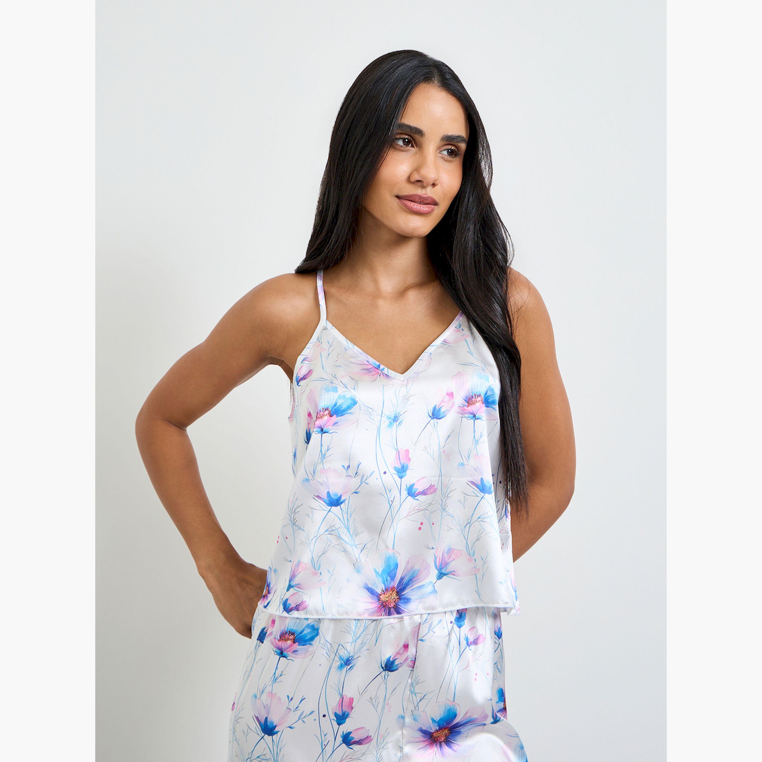 طقم بيجاما من 3 قطع بلوزة حمالات وشورت وبنطال بطبعة زهور-women-clothing-nightwear-pyjamas-longsets-image-3