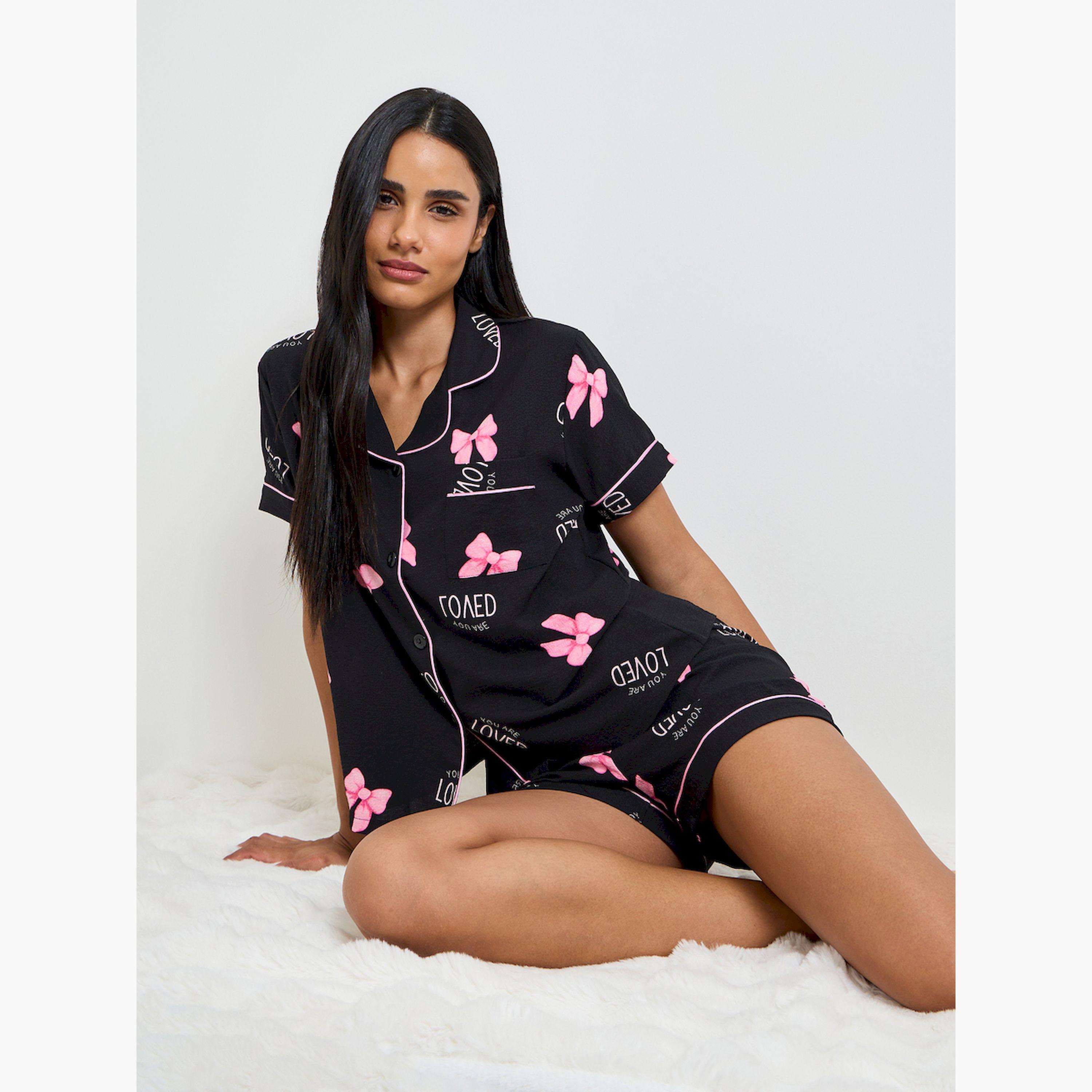 مجموعة من شورت وقميص بأزرار وطبعة فيونكة-women-clothing-nightwear-pyjamas-shortsets-image-3