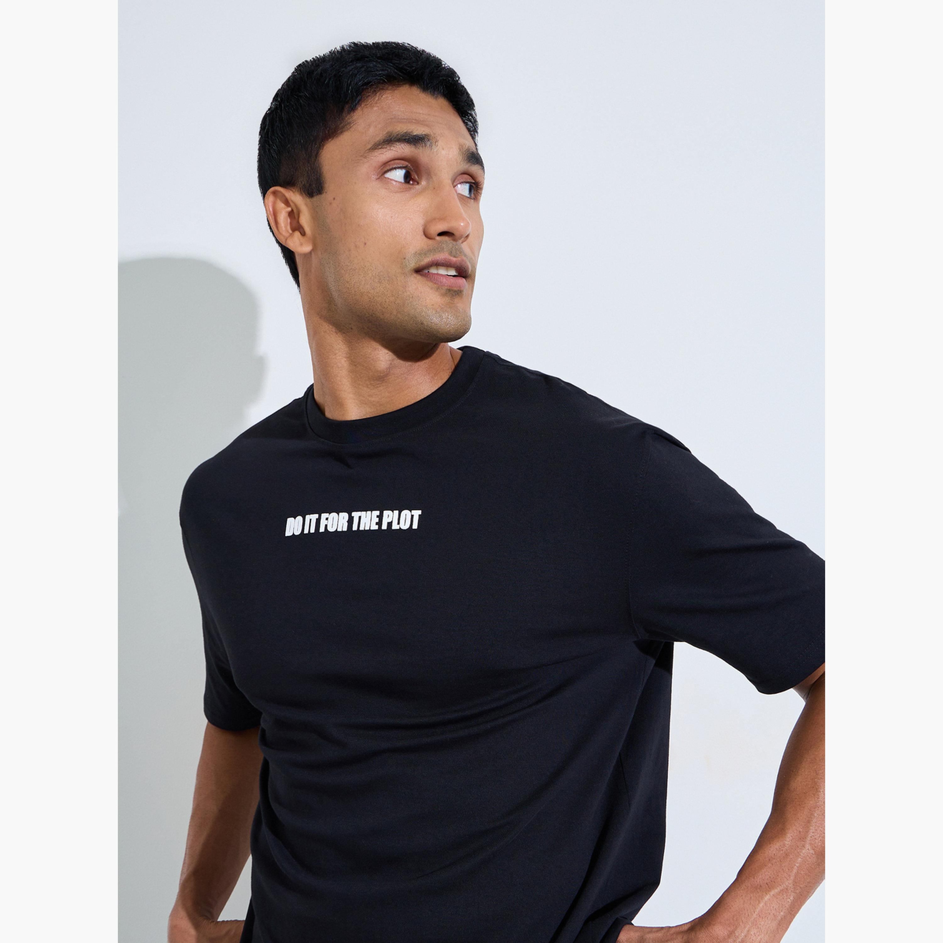 ستايلي - تيشيرت رجالي أسود فضفاض مطبوع عليه صورة عالية الدقة من الأمام-men-clothing-tshirtsandpolos-tshirts-image-3
