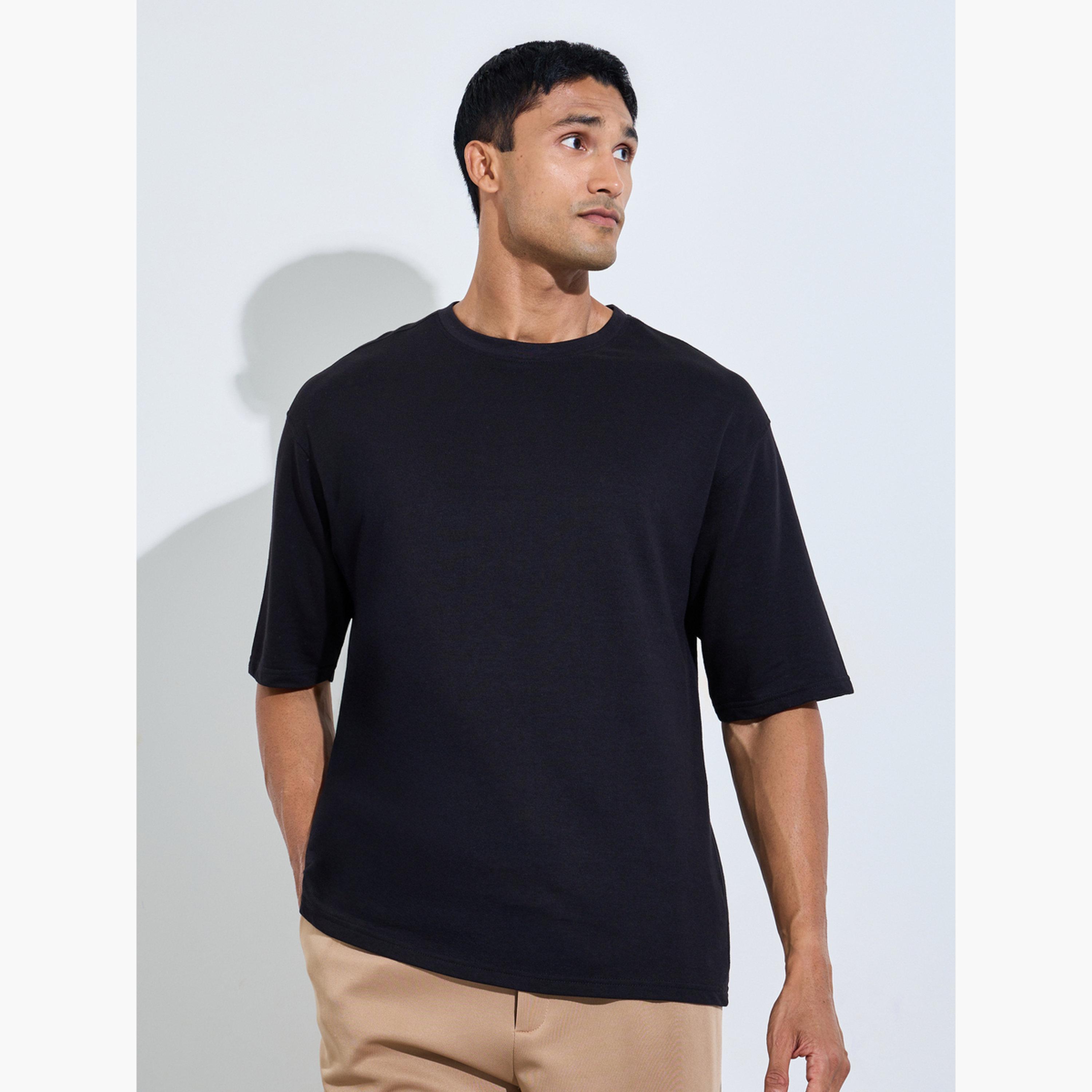 تيشيرت تيري واسع بطبعة تايبوجرافيك خلفية للرجال-men-clothing-tshirtsandpolos-tshirts-image-1