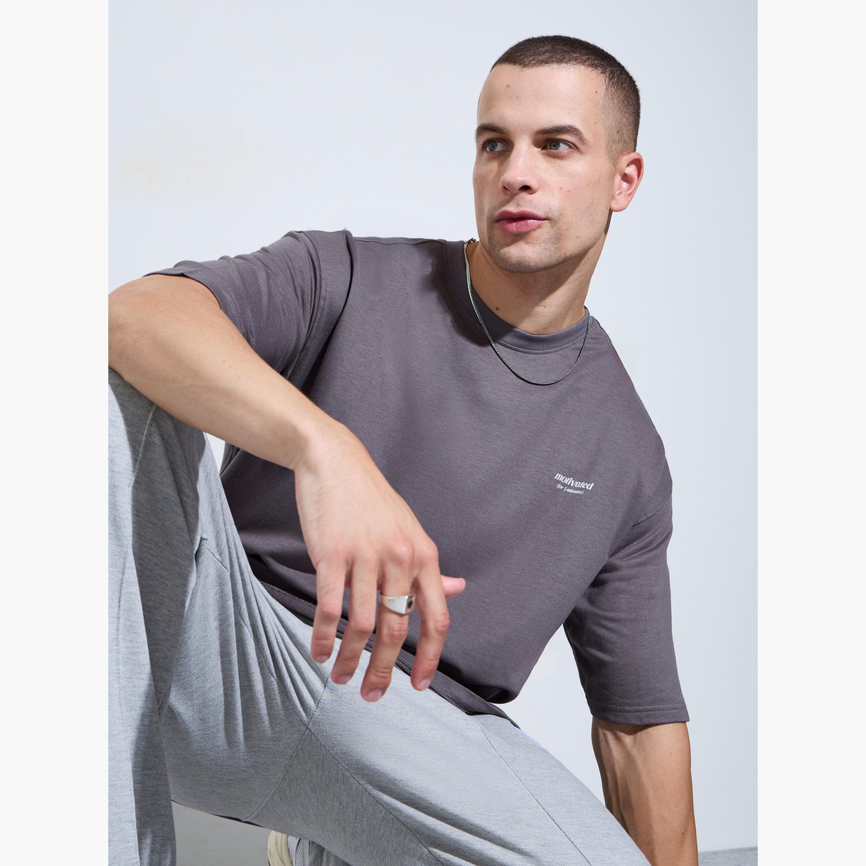 تيشيرت واسع بطبعة جرافيك أمامية للرجال-men-clothing-tshirtsandpolos-tshirts-image-3