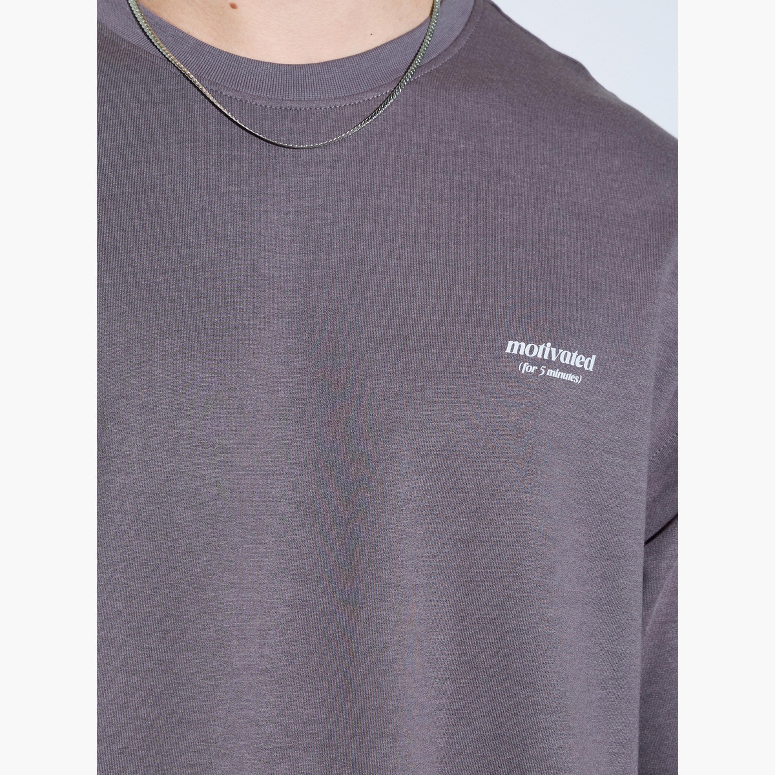 تيشيرت واسع بطبعة جرافيك أمامية للرجال-men-clothing-tshirtsandpolos-tshirts-image-5