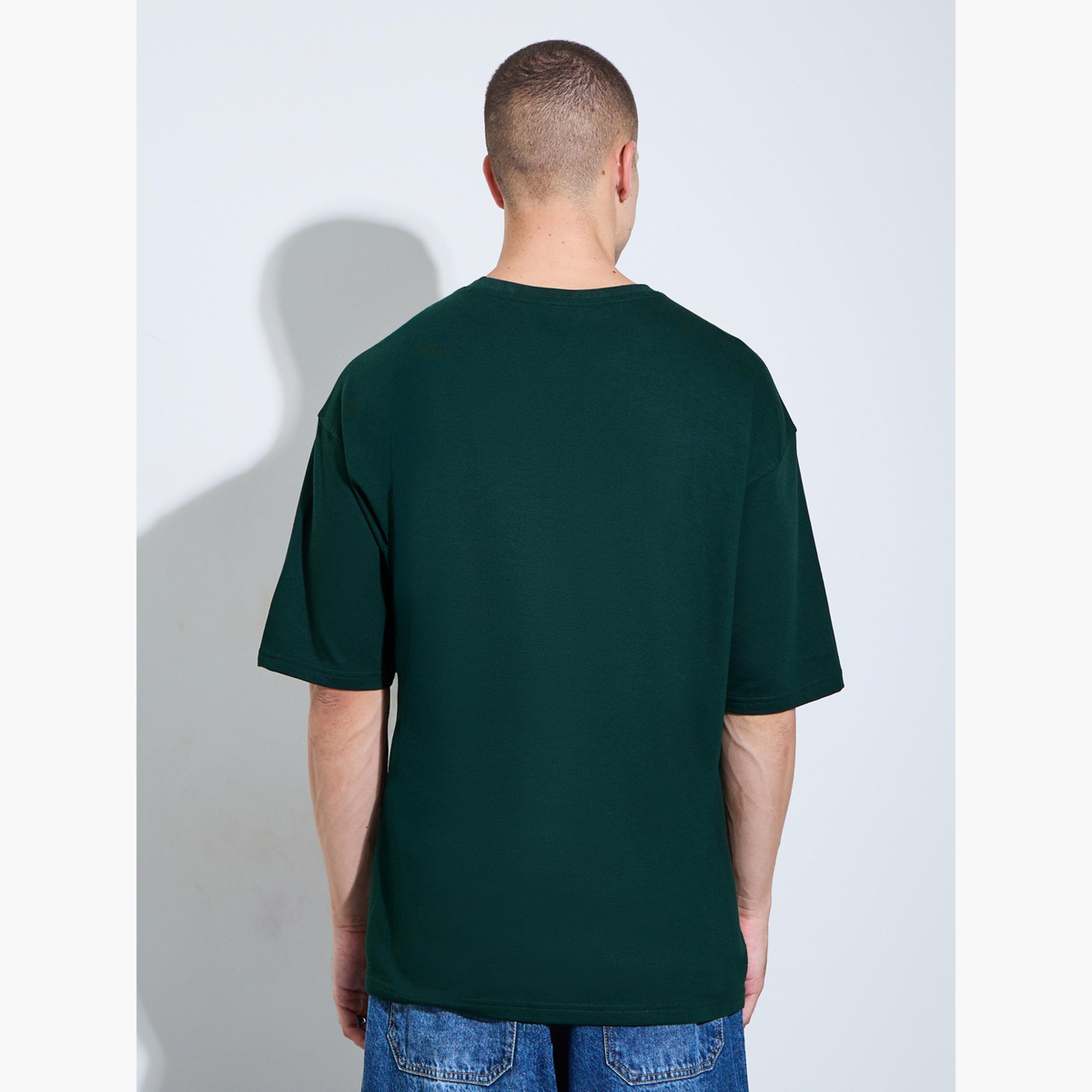 تيشيرت واسع بياقة دائرية وطبعة جرافيك للرجال-men-clothing-tshirtsandpolos-tshirts-image-4