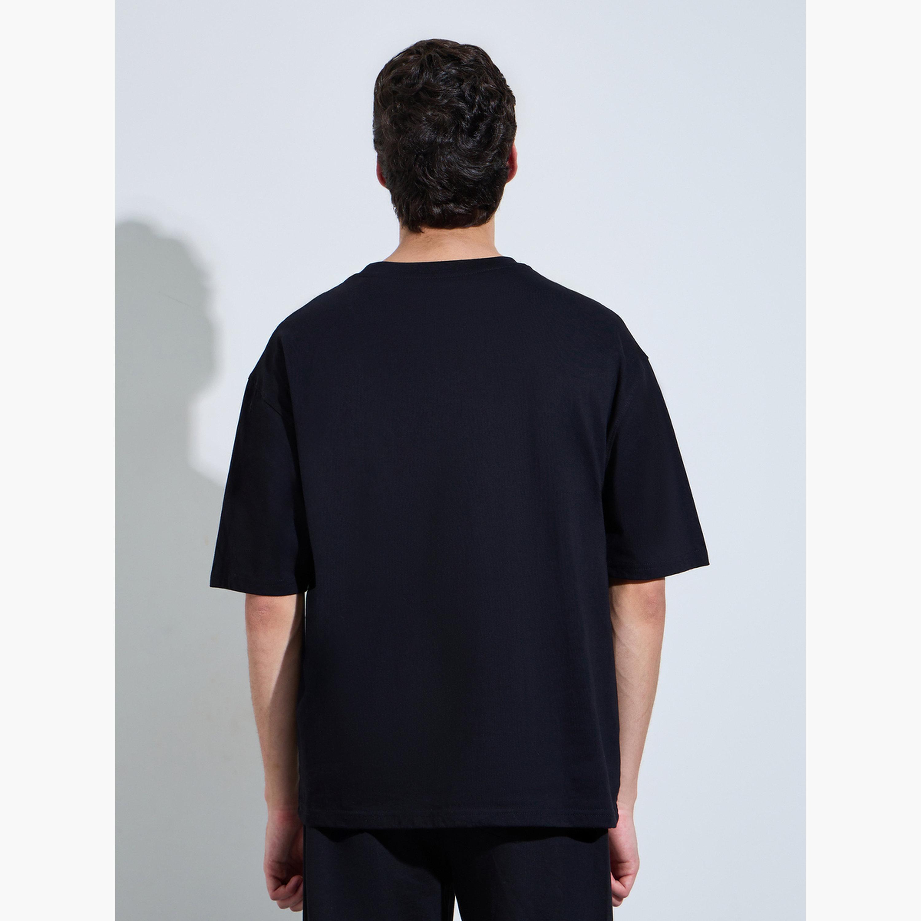 تيشيرت واسع بطبعات جرافيك-men-clothing-tshirtsandpolos-tshirts-image-4