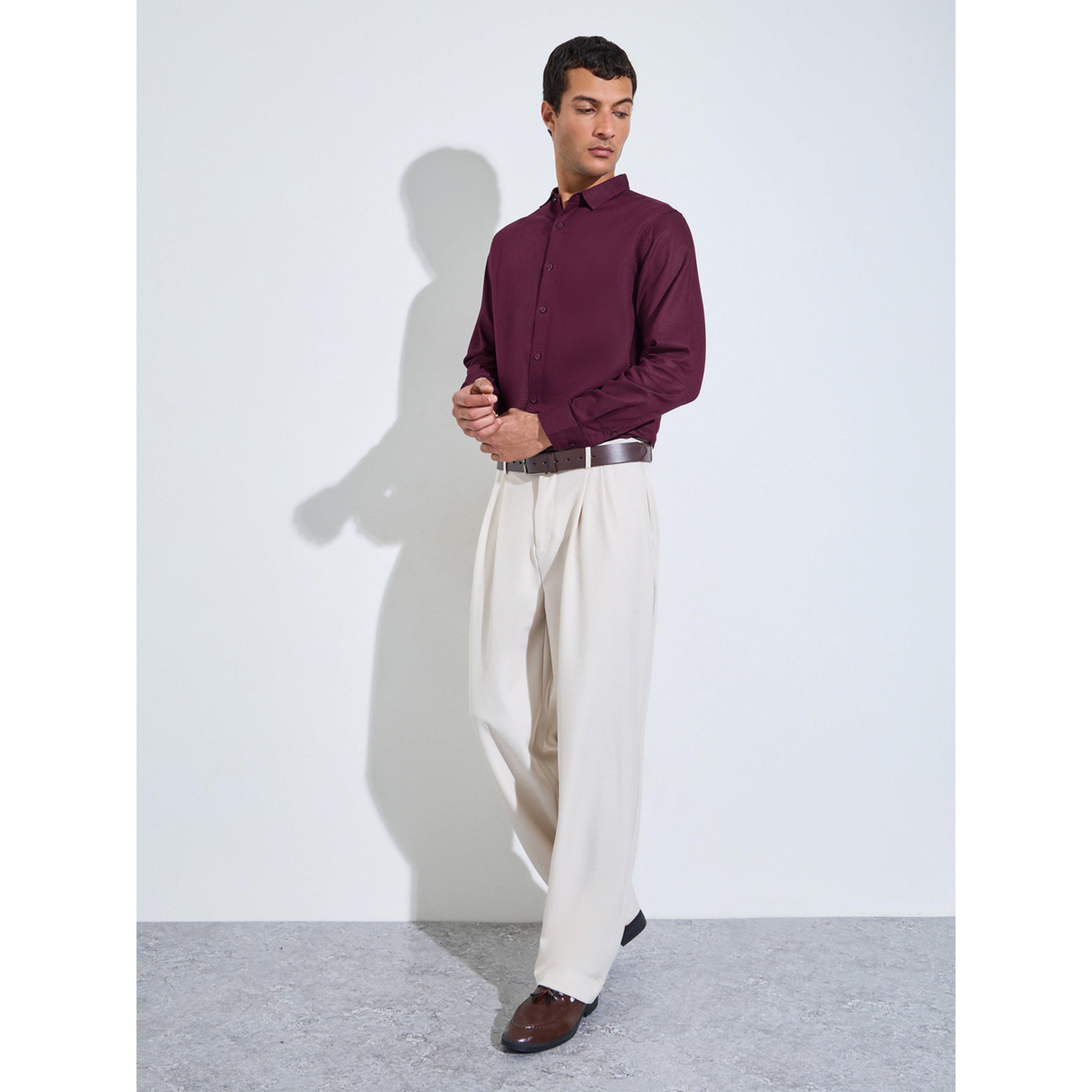 قميص رجالي سادة بتفاصيل بارزة الملمس بقصة مستقيمة-men-clothing-shirts-image-2