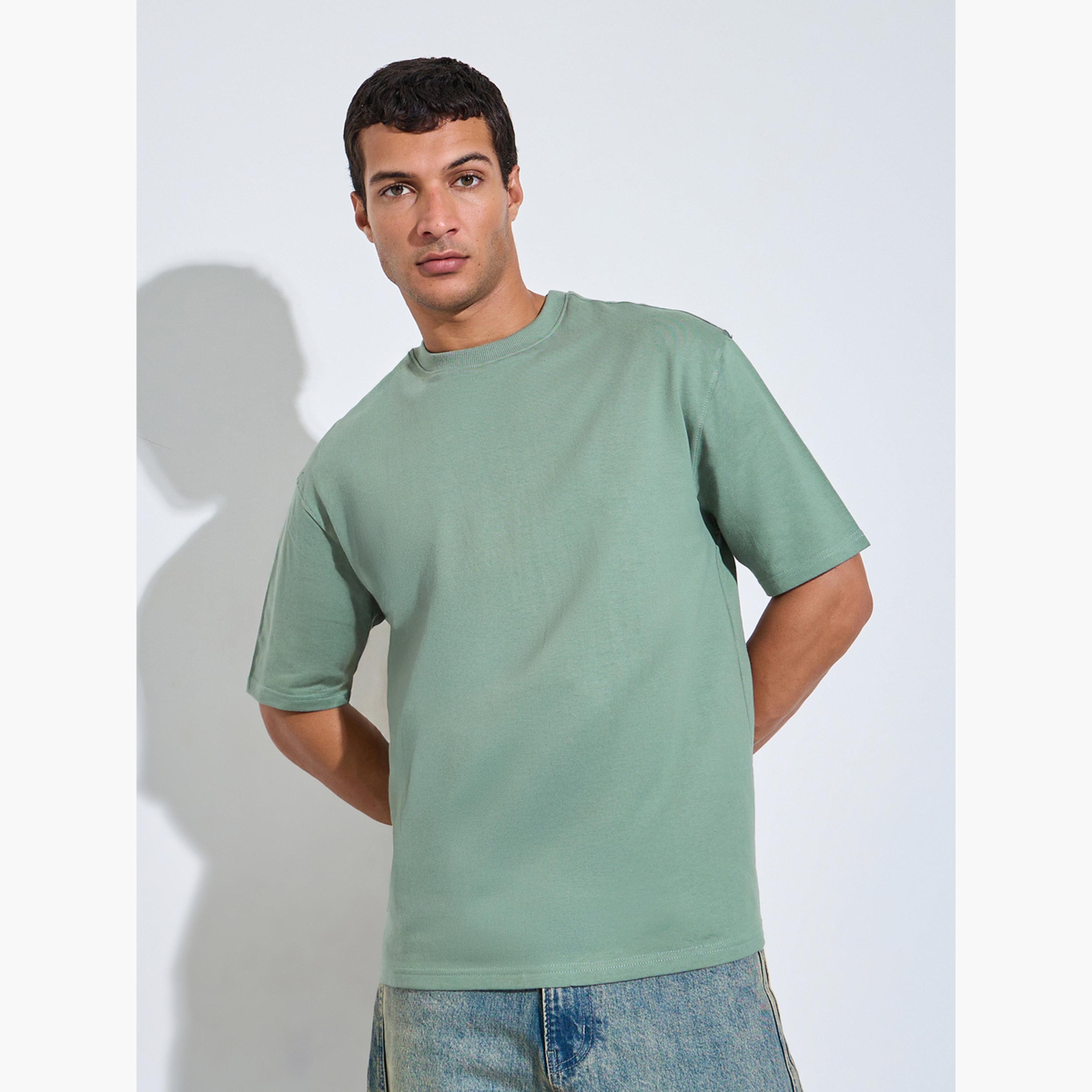 تيشيرت تيري واسع بطبعة كتابة على الظهر للرجال-men-clothing-tshirtsandpolos-tshirts-image-1
