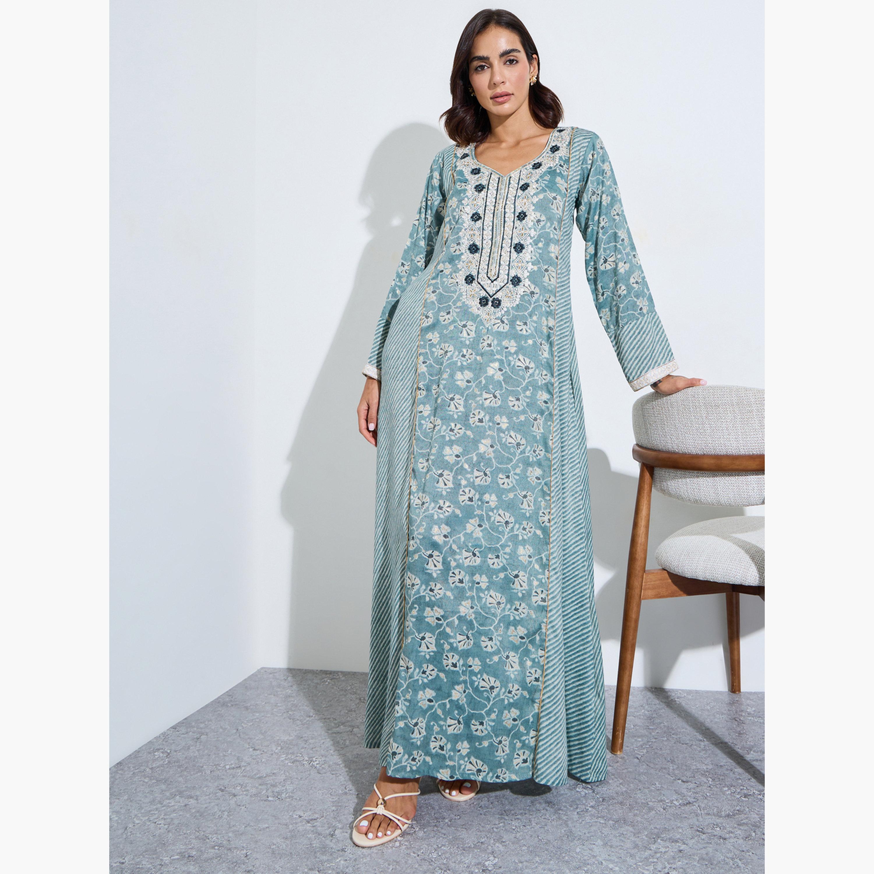 اميرة × ستايلي - جلابية ماكسي مطرزة بالزهور الزرقاء-women-arabicclothing-jalabiyas-image-3