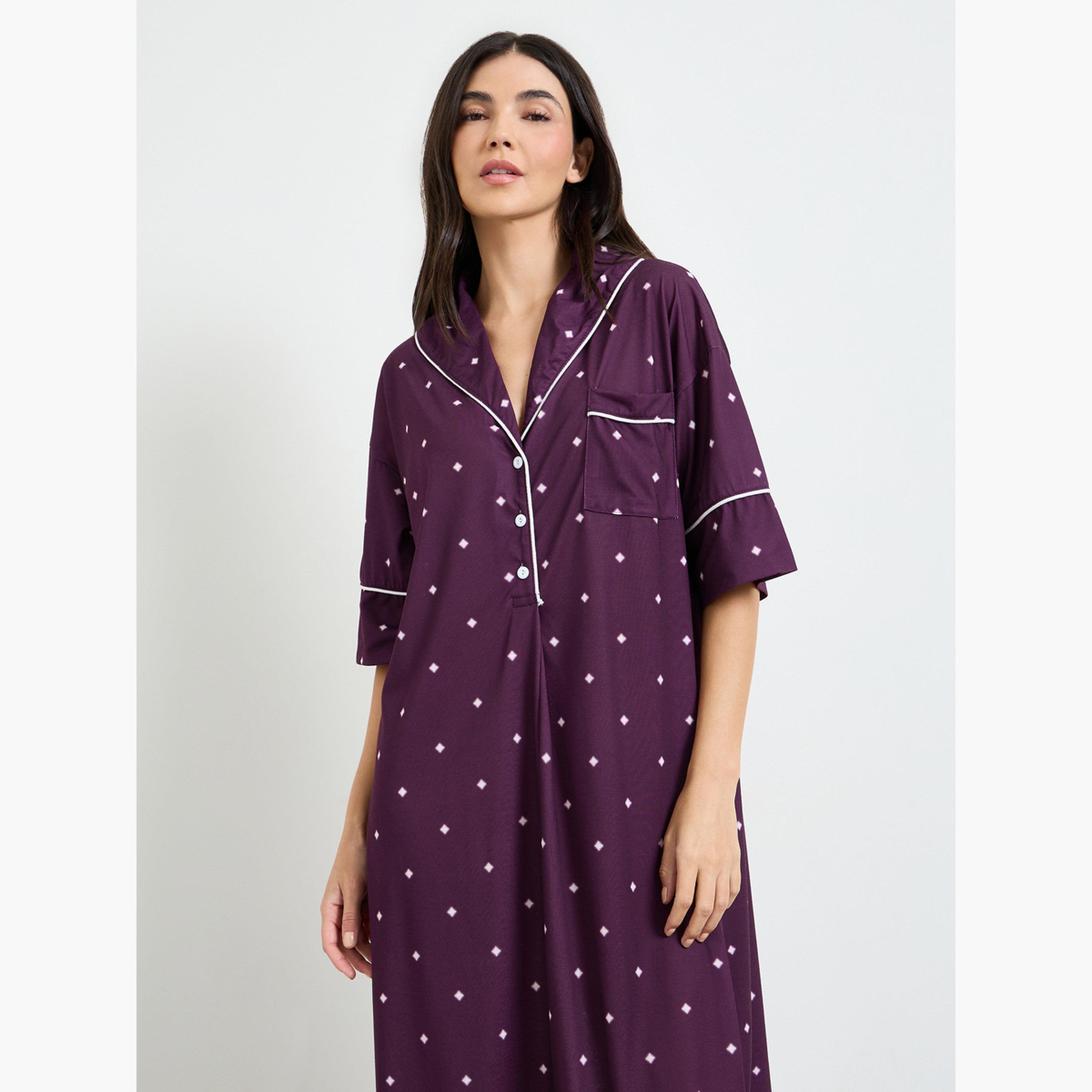 قميص نوم بنمط منقط بحواف محددة بلون متباين-women-clothing-nightwear-nighties-image-3