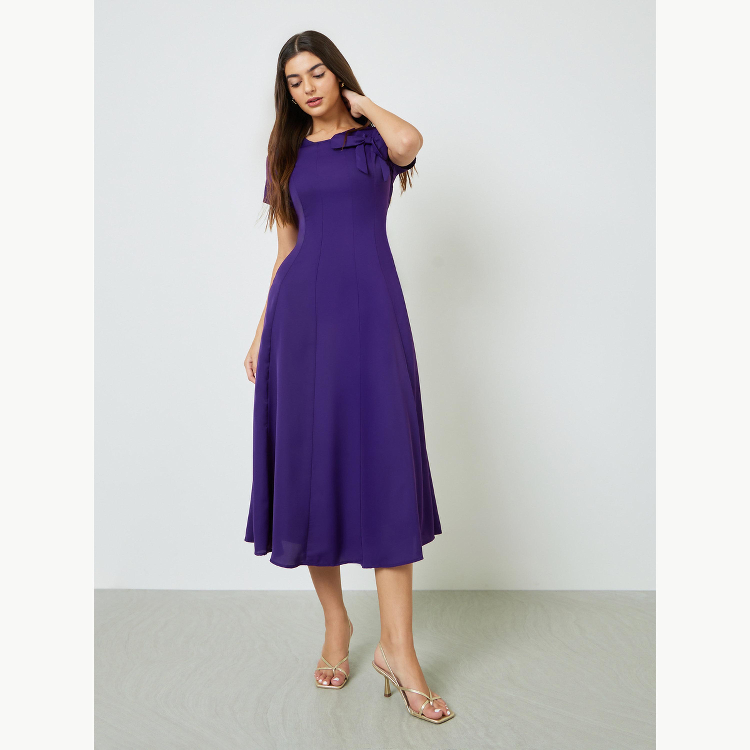 فستان ميدي بحافة واسعة وتفاصيل فيونكة-women-clothing-dresses-image-2