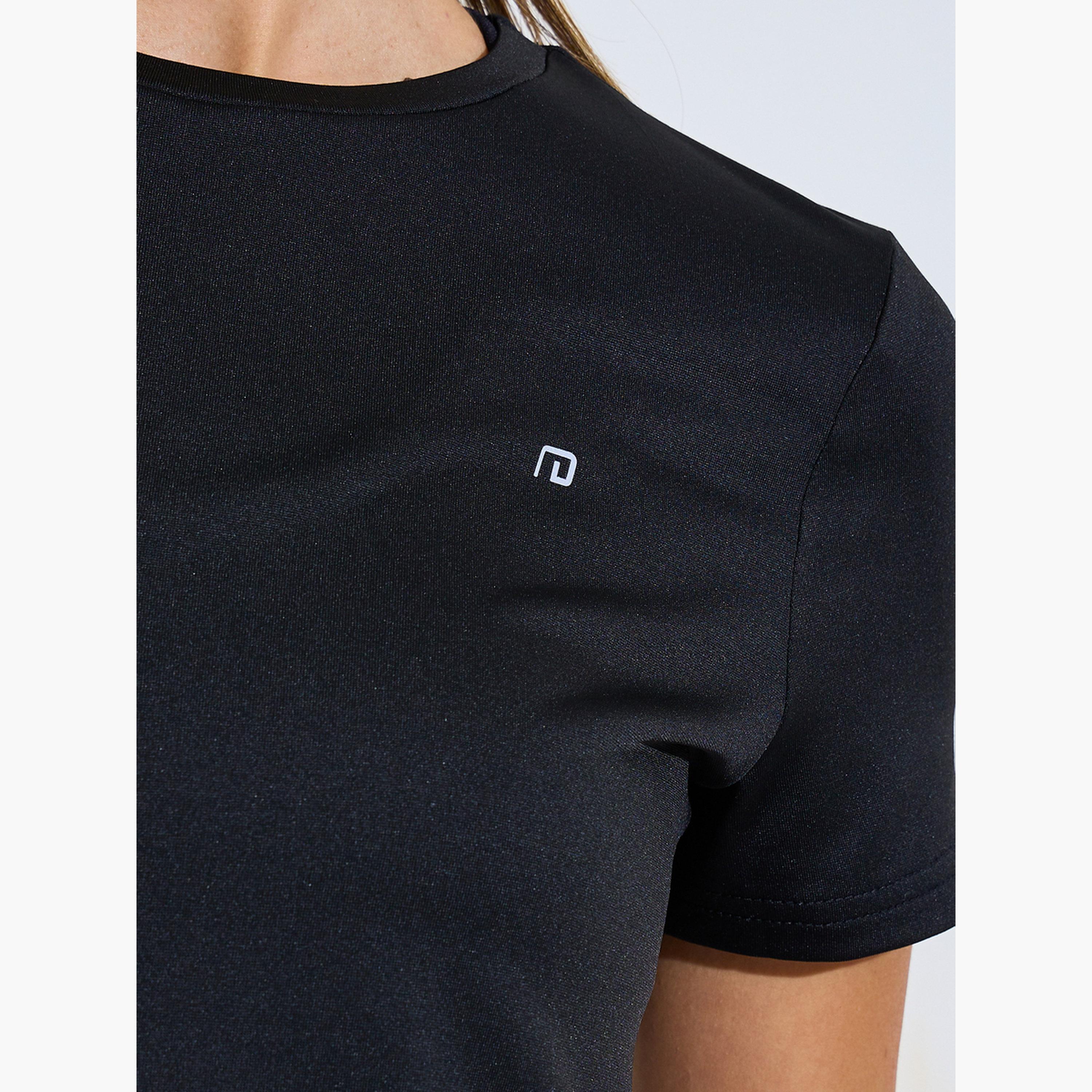 ستايلي - تيشيرت أسود برقبة دائرية مزين بشعار-sports-women-clothing-tshirtsandvests-image-4