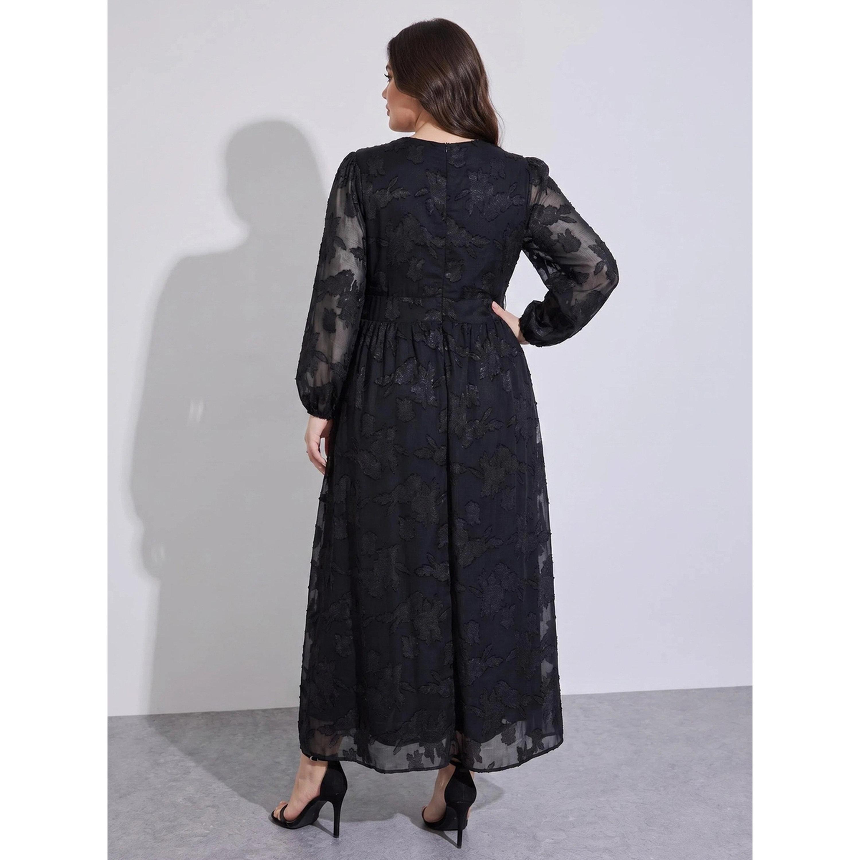 ستايلي - فستان طويل مطبوع من الساتان الجاكار بتصميم A-women-clothing-dresses-image-3