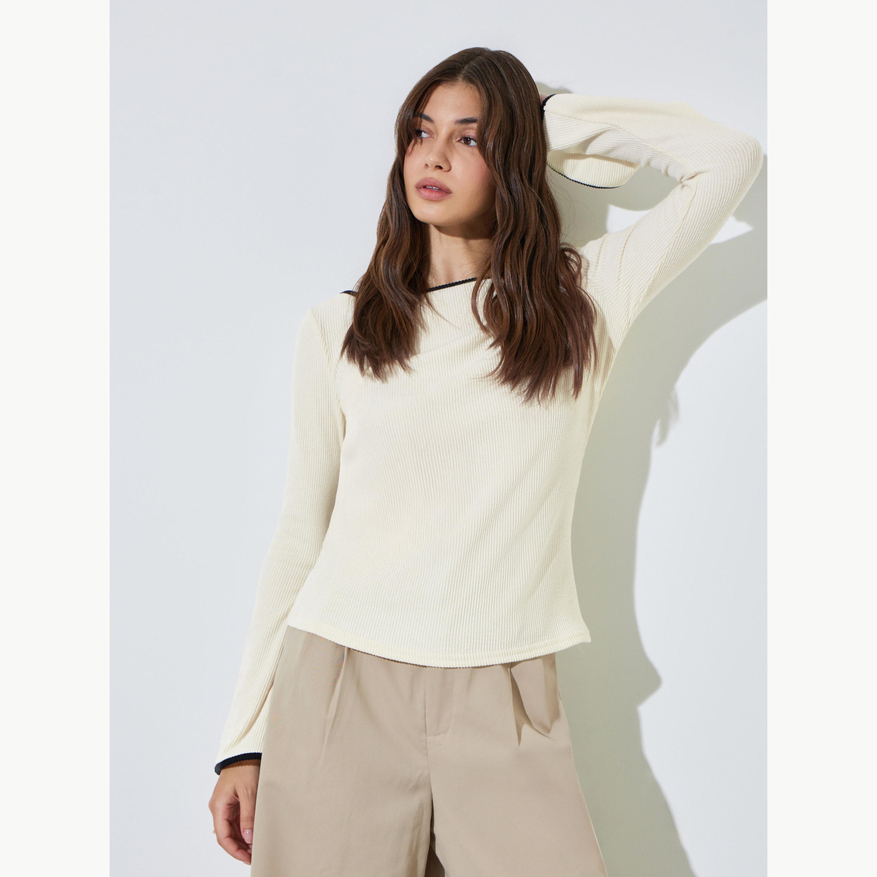 بلوزة محبوكة بياقة قارب وتفاصيل مُغايرة-women-clothing-shirtsandblouses-blouses-image-1