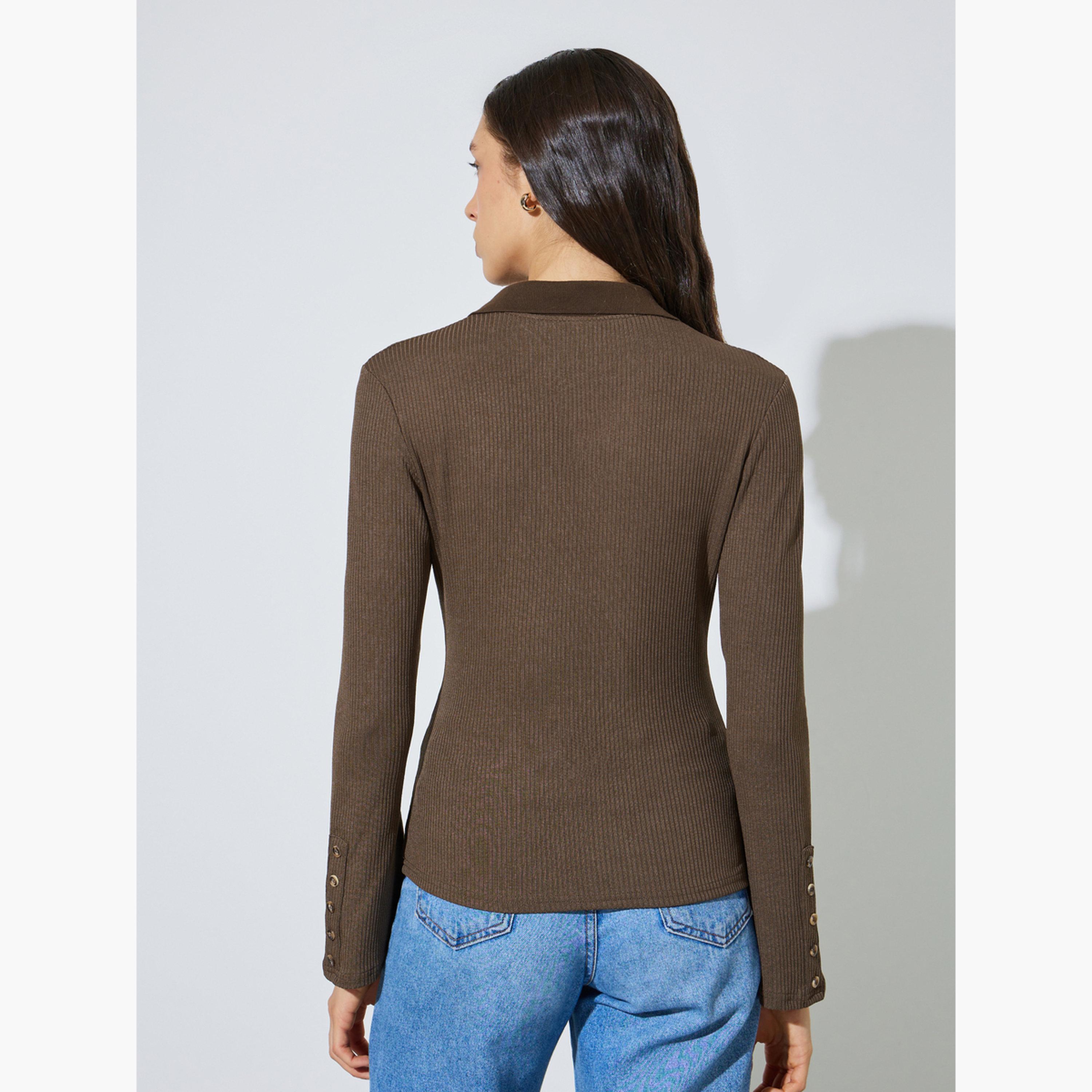بلوزة بولو محبوكة بتفاصيل مضلعة وأساور واسعة وتفاصيل أزرار-women-clothing-shirtsandblouses-blouses-image-4