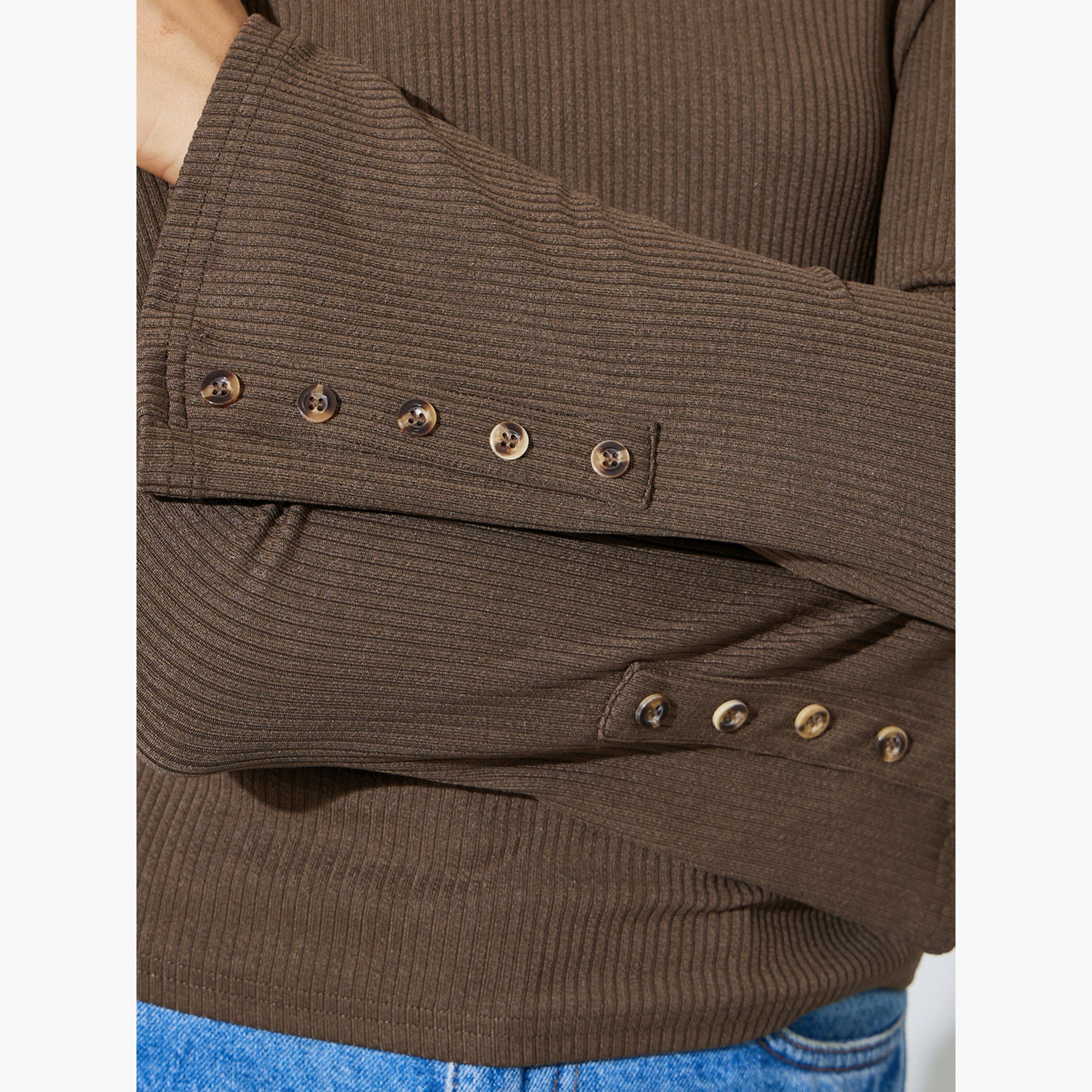 بلوزة بولو محبوكة بتفاصيل مضلعة وأساور واسعة وتفاصيل أزرار-women-clothing-shirtsandblouses-blouses-image-5