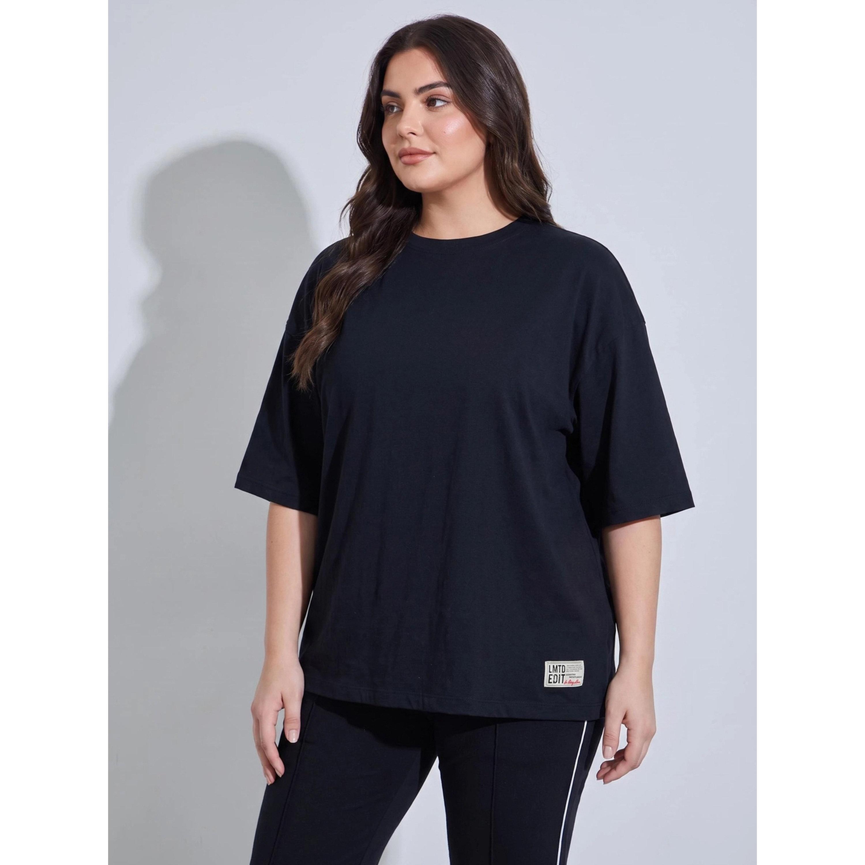 Styli Plus Size Black Solid Round Neck Oversized T-Shirt with Patchwork Detail-women-clothing-plussize-tshirts-image-1