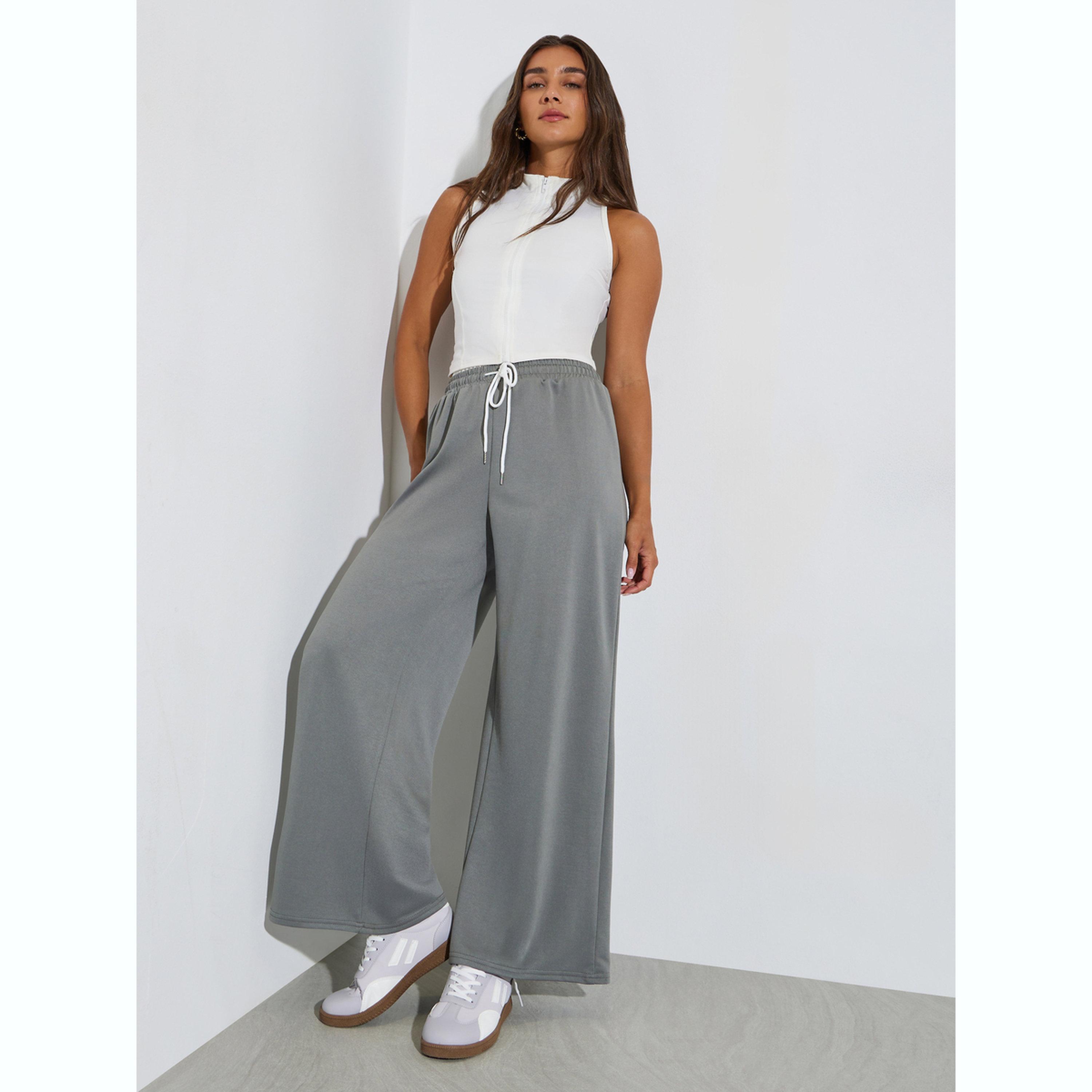 جوغر محبوك رمادي فحم بأرجل واسعة ورباط-women-clothing-bottoms-joggers-image-2